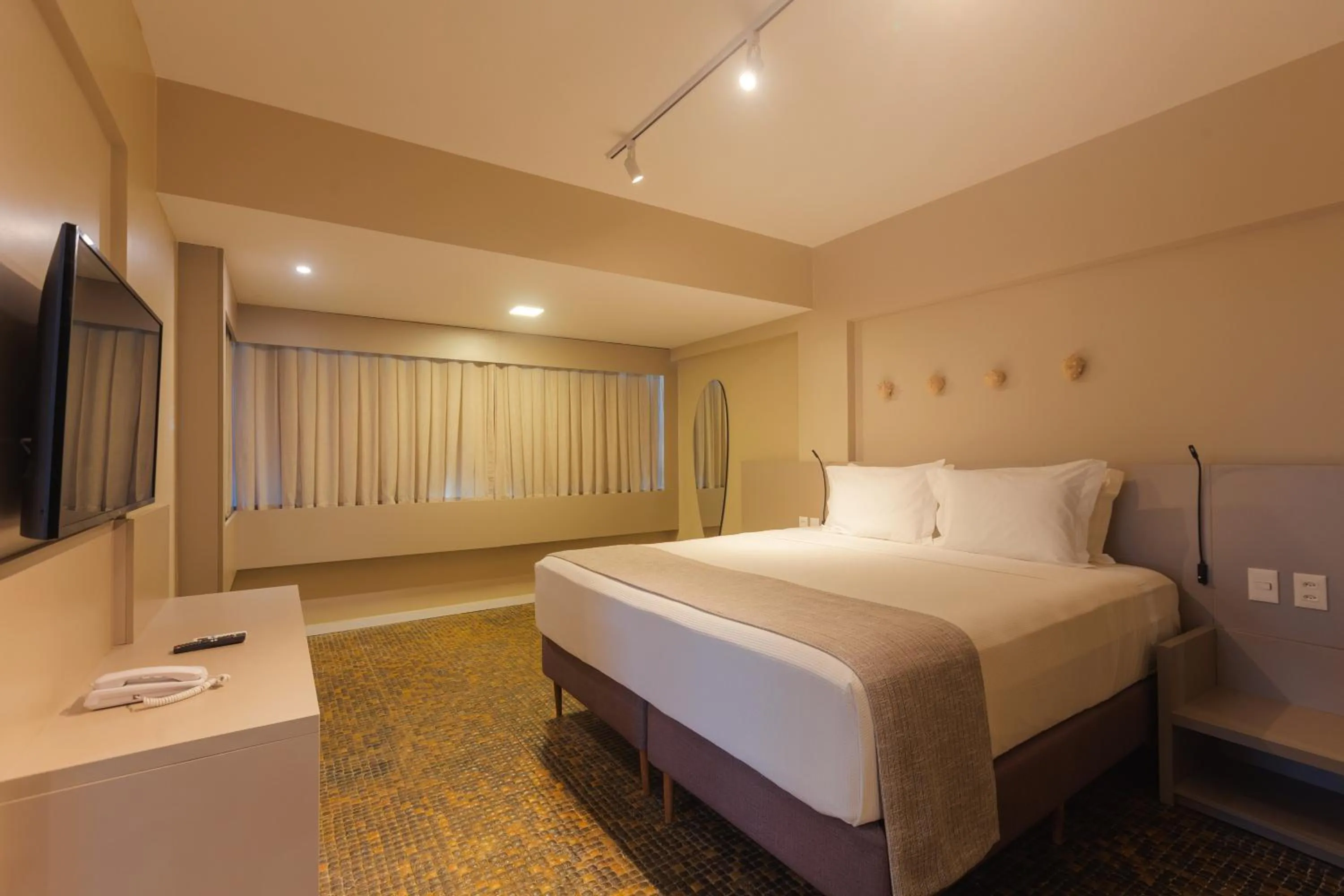 Bedroom, Bed in Ritz Lagoa da Anta Hotel & SPA