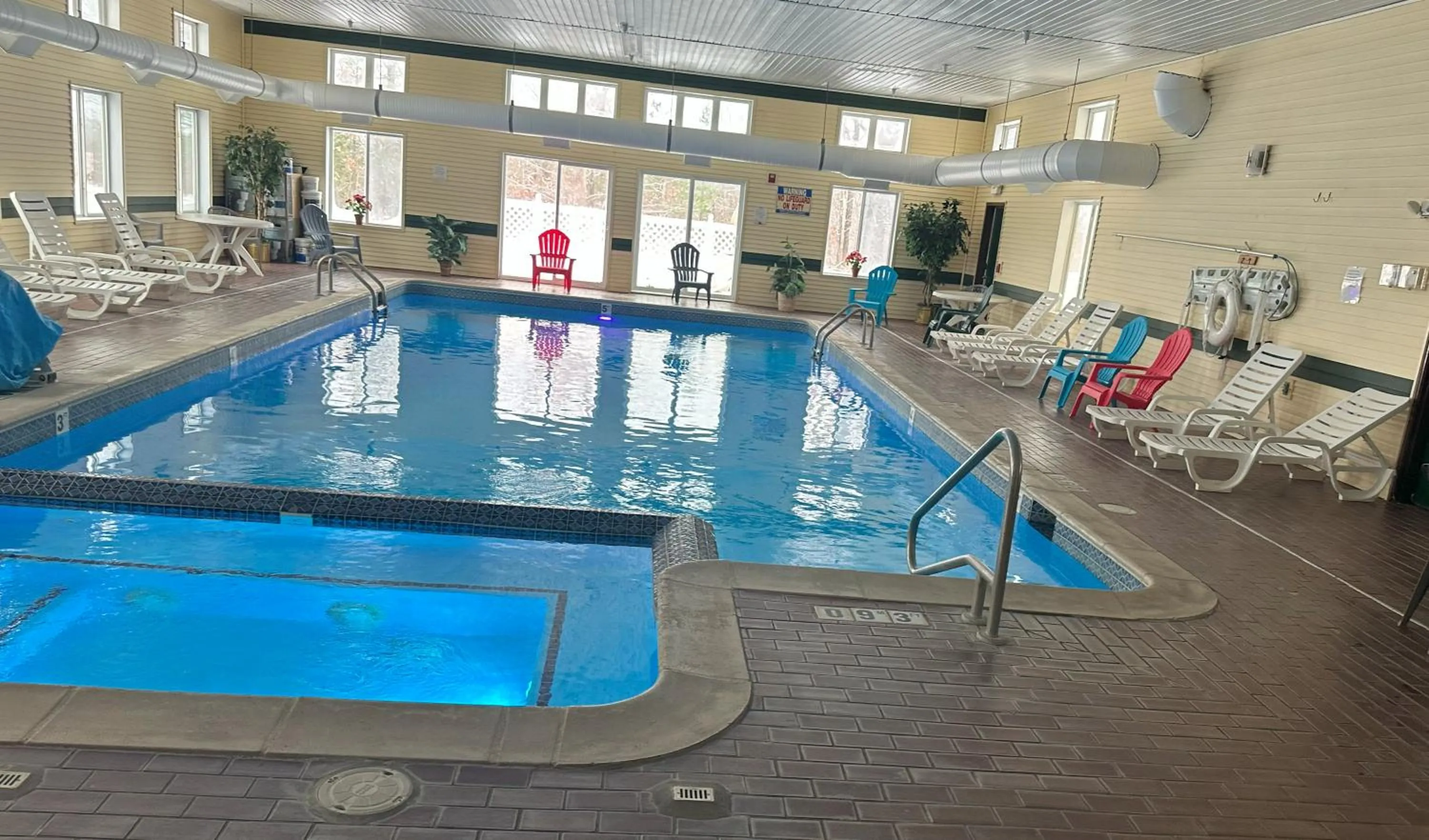 Swimming pool in Hometown Inn Indian River