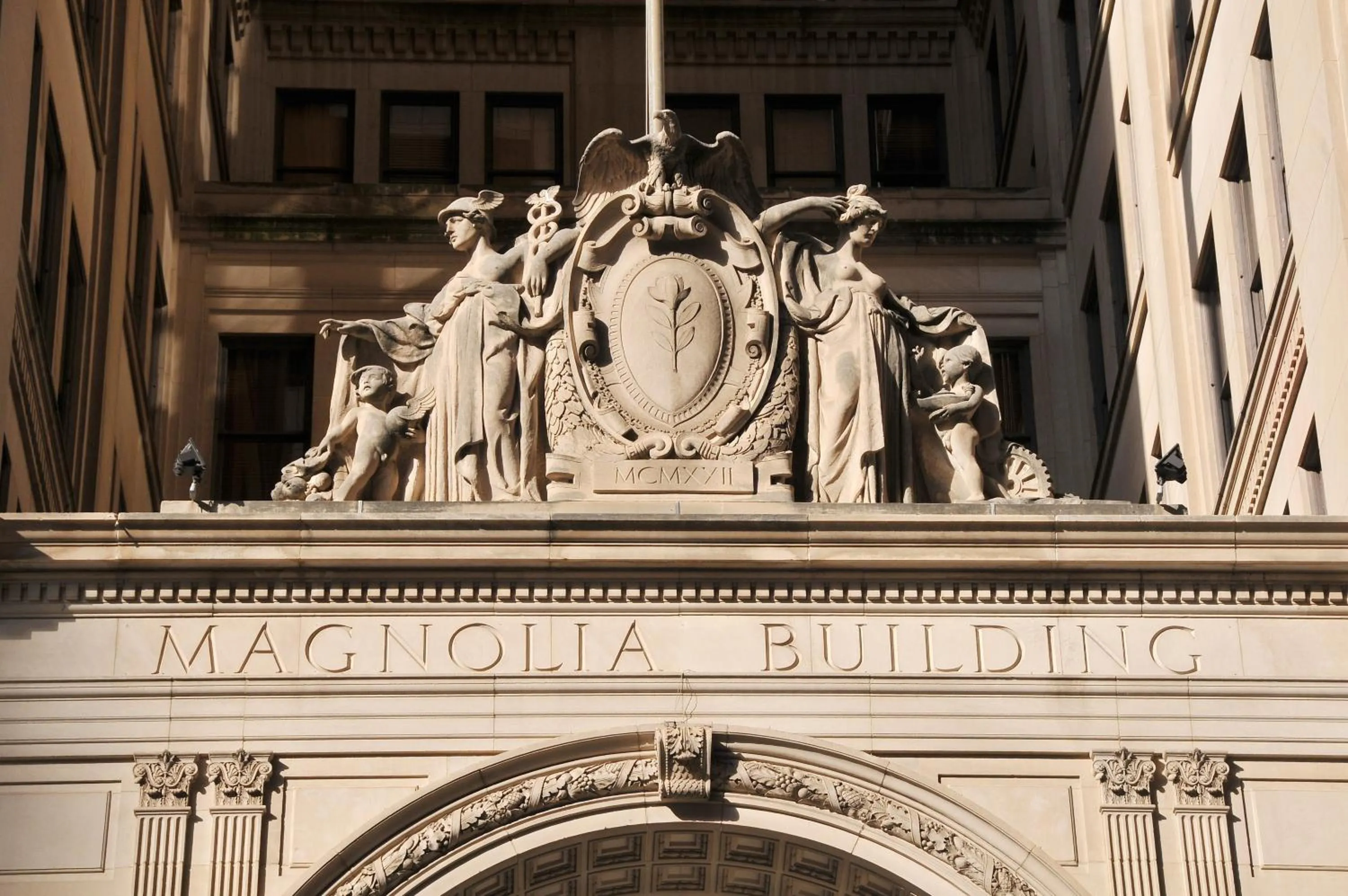 Facade/entrance in Magnolia Hotel Downtown Dallas