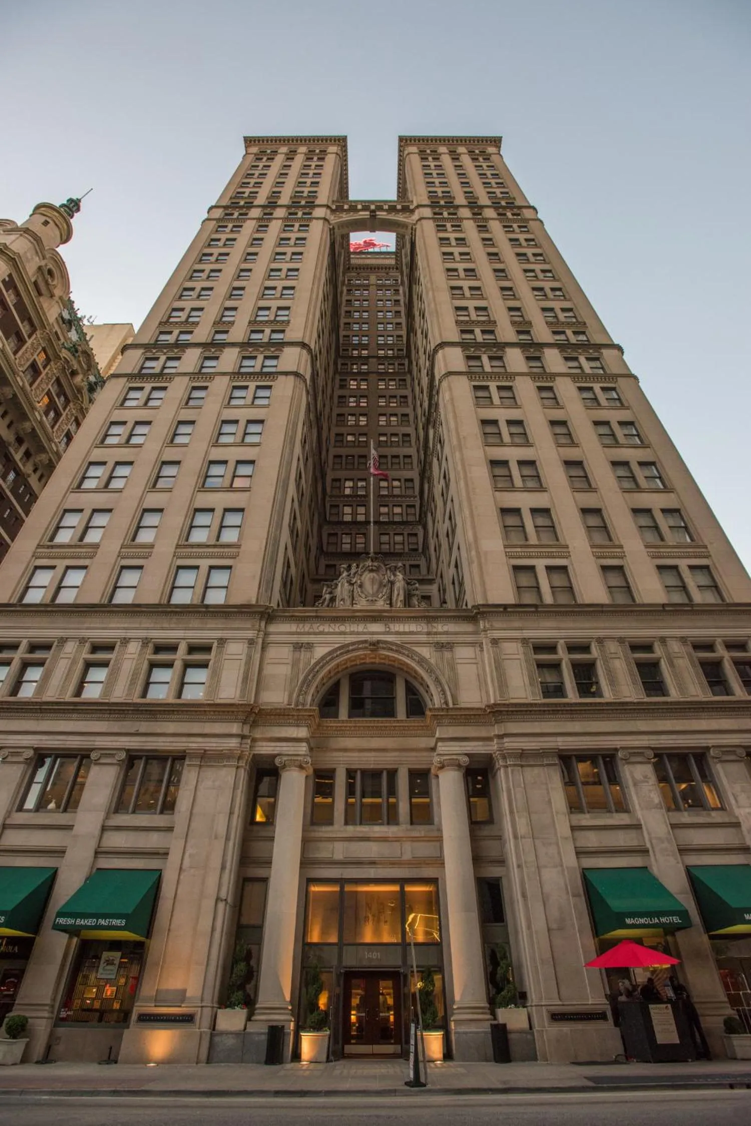Facade/entrance in Magnolia Hotel Downtown Dallas