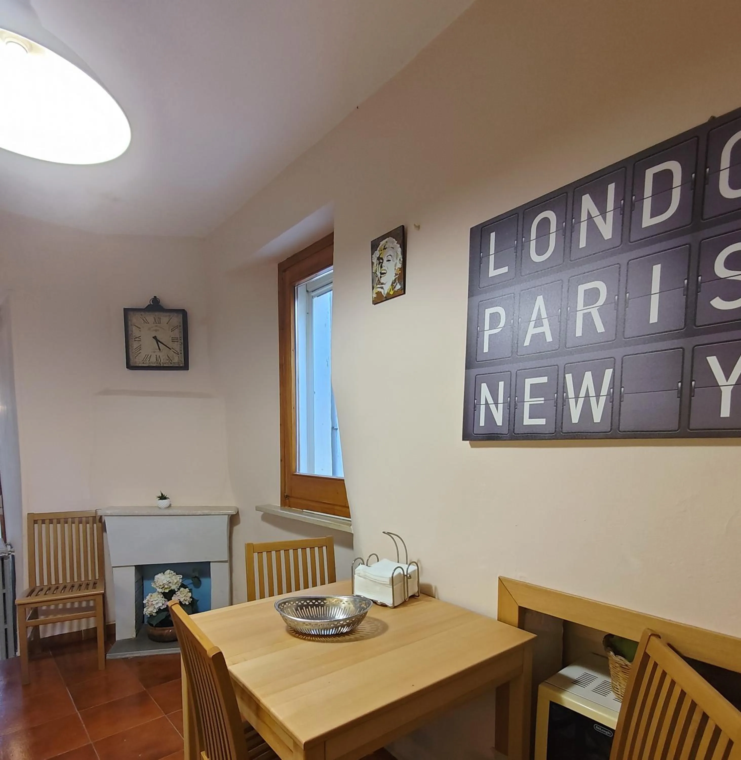 Dining area in palazzo RICCARDI