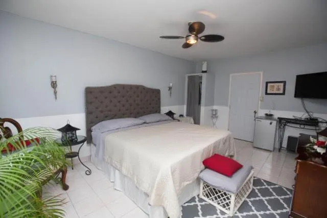 Bed in Lorenton Hideaway