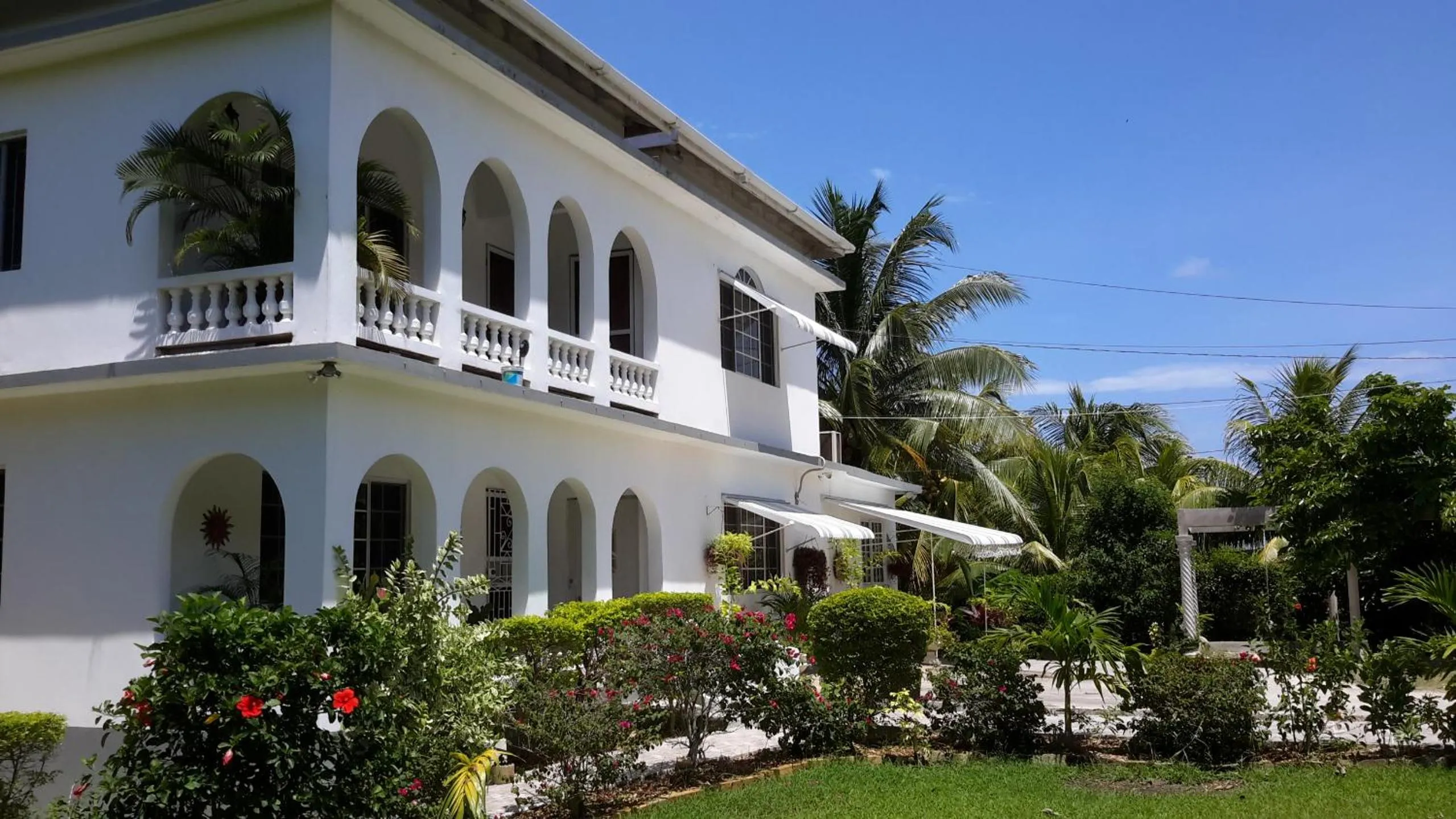 Property building in Lorenton Hideaway