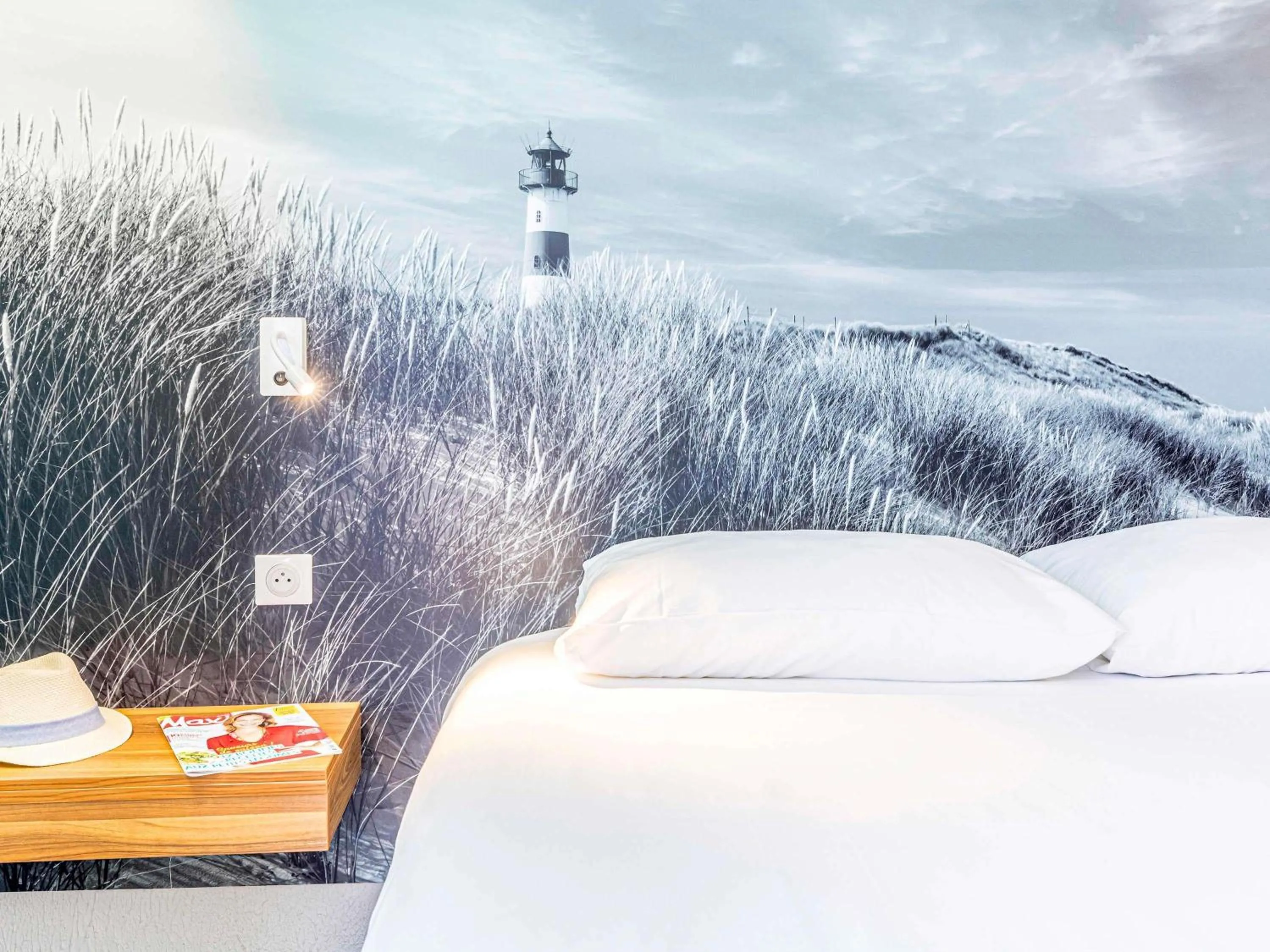 Bedroom, Bed in ibis Styles Quimper