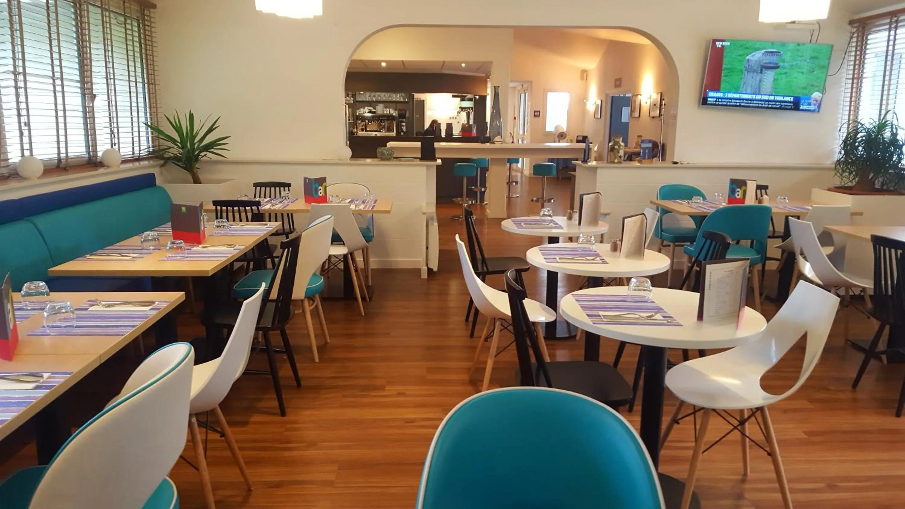 Restaurant/places to eat in ibis Styles Quimper
