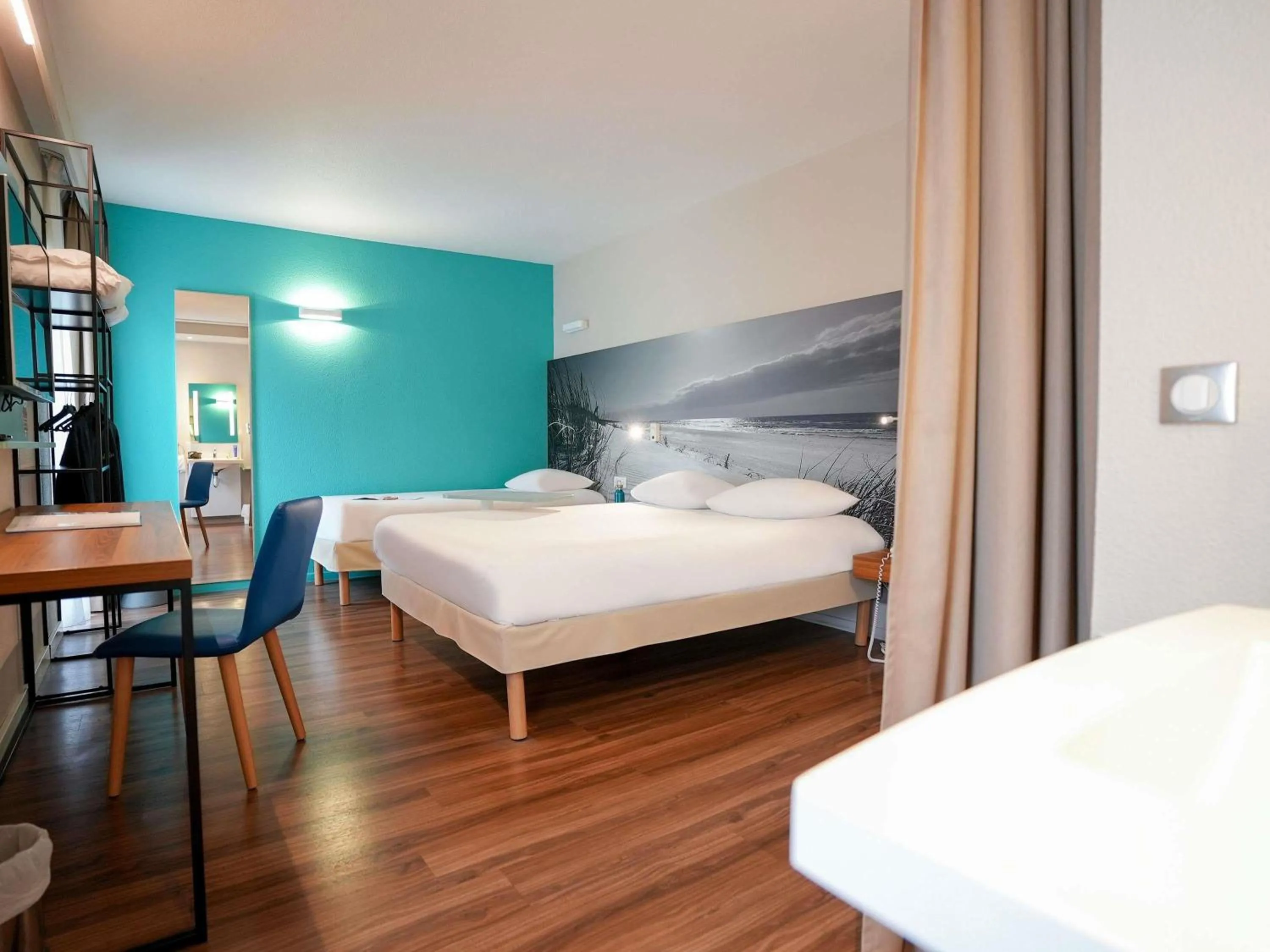 Bedroom, Bed in ibis Styles Quimper
