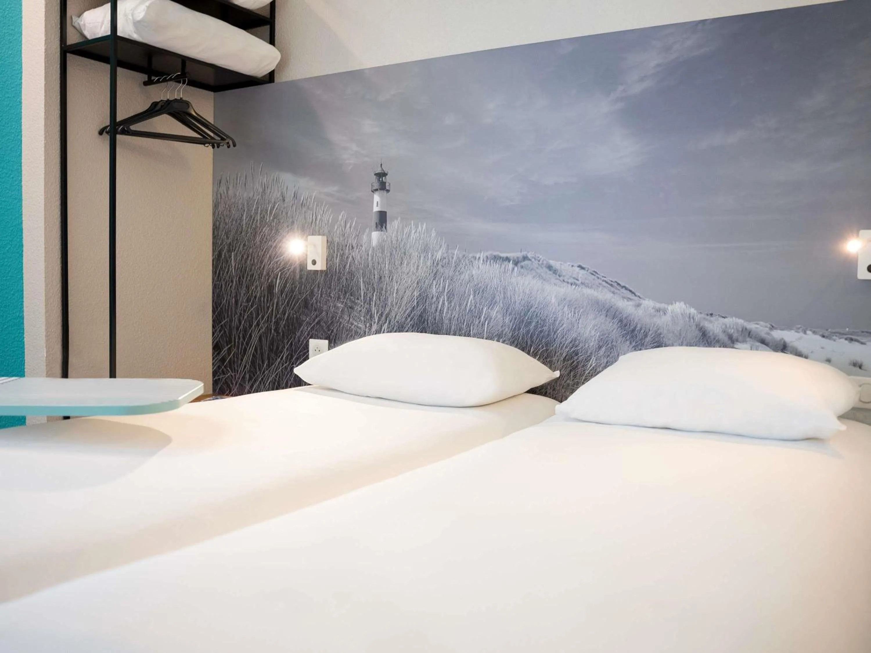 Bedroom, Bed in ibis Styles Quimper