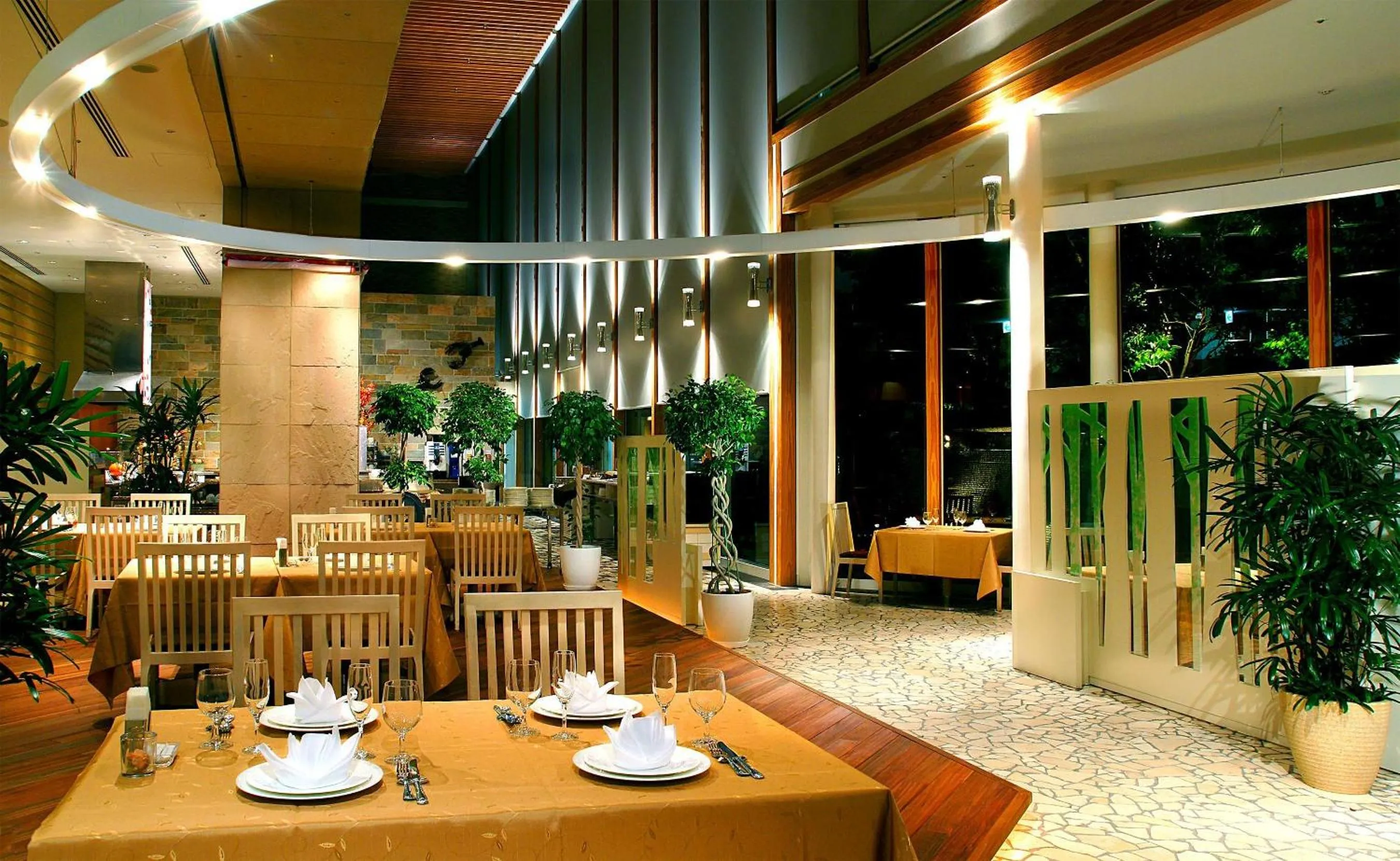 Restaurant/places to eat in City Plaza Osaka