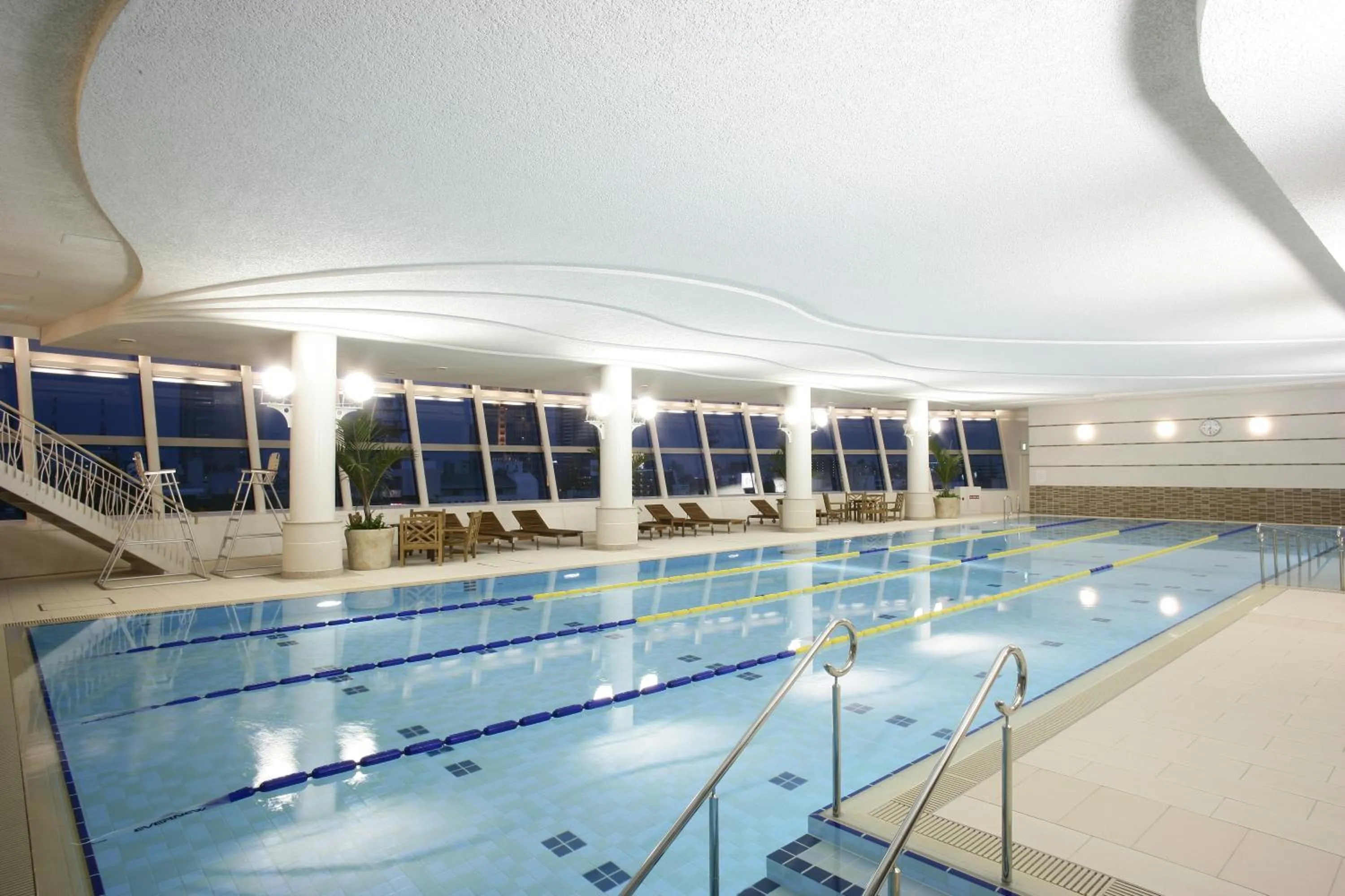 Swimming pool in City Plaza Osaka