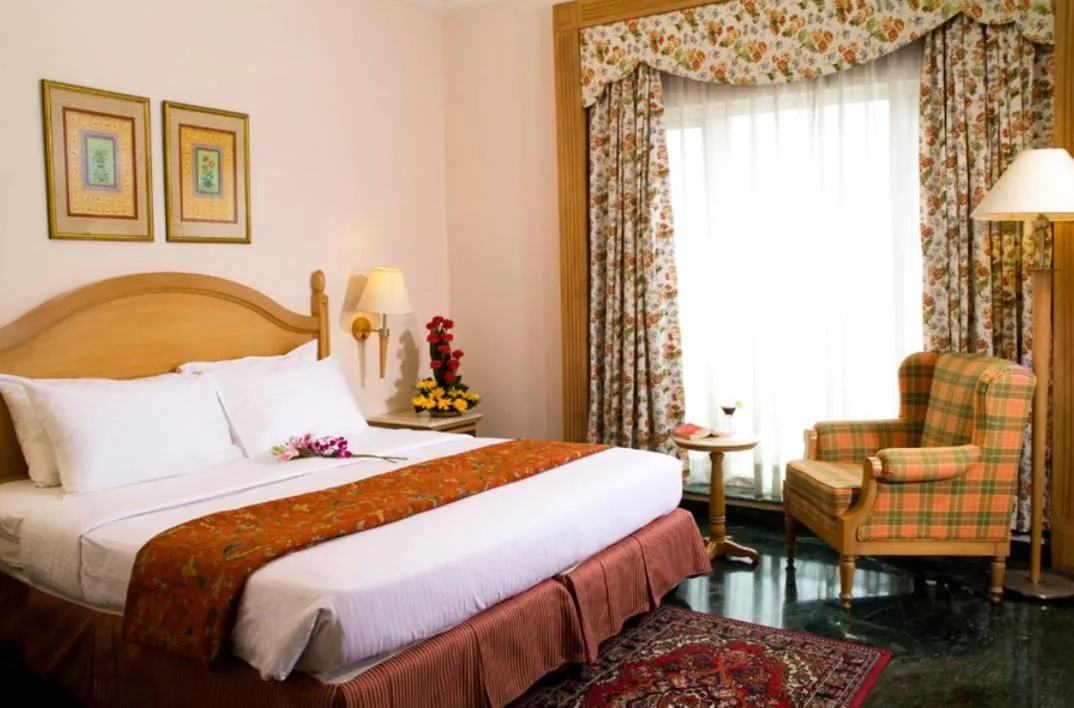 Day, Bed in Savoy Suites Noida