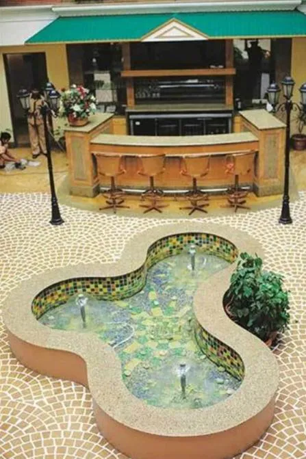 Lounge or bar in Savoy Suites Noida