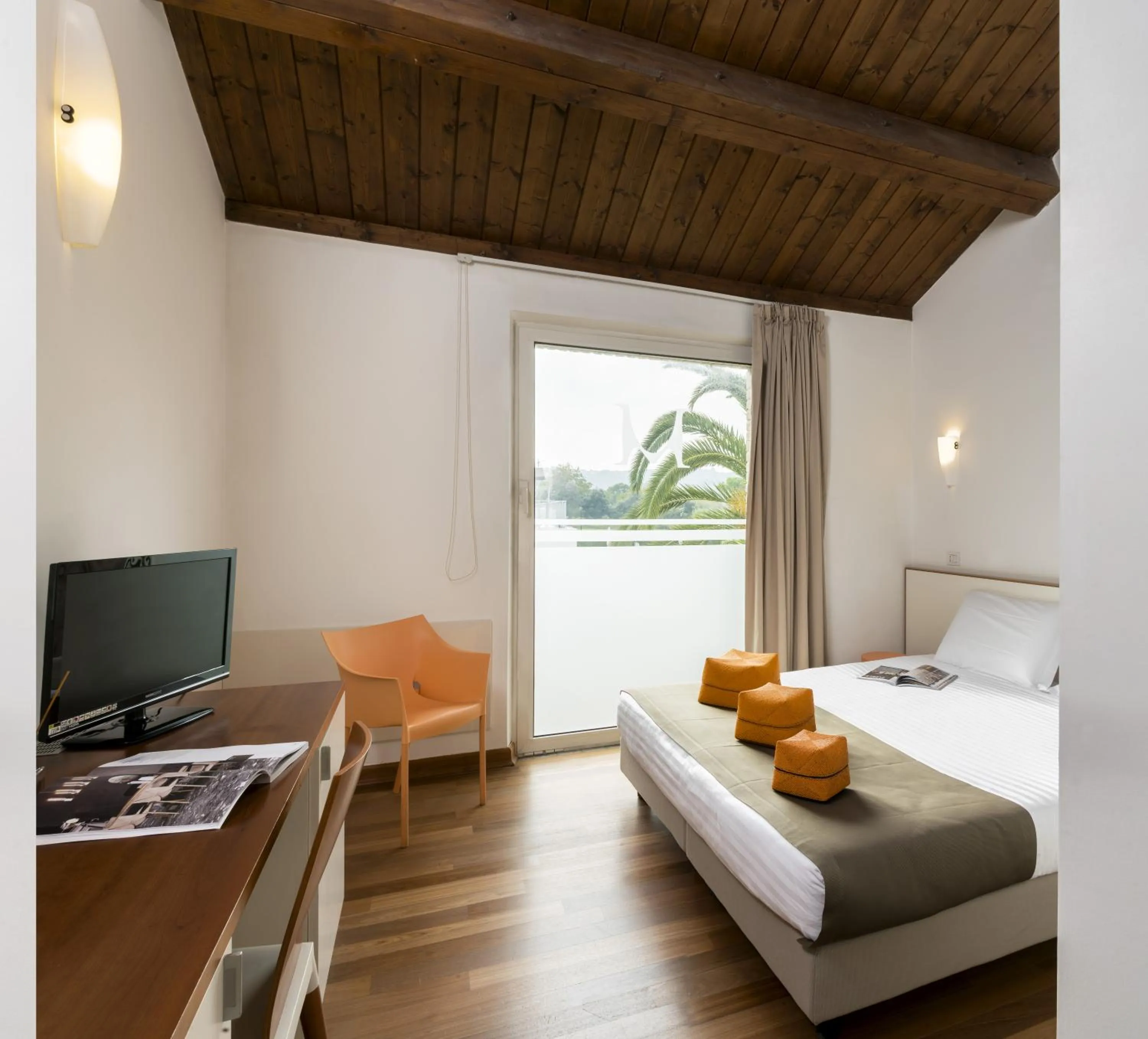 Photo of the whole room, Bed in Finis Africae Hotel