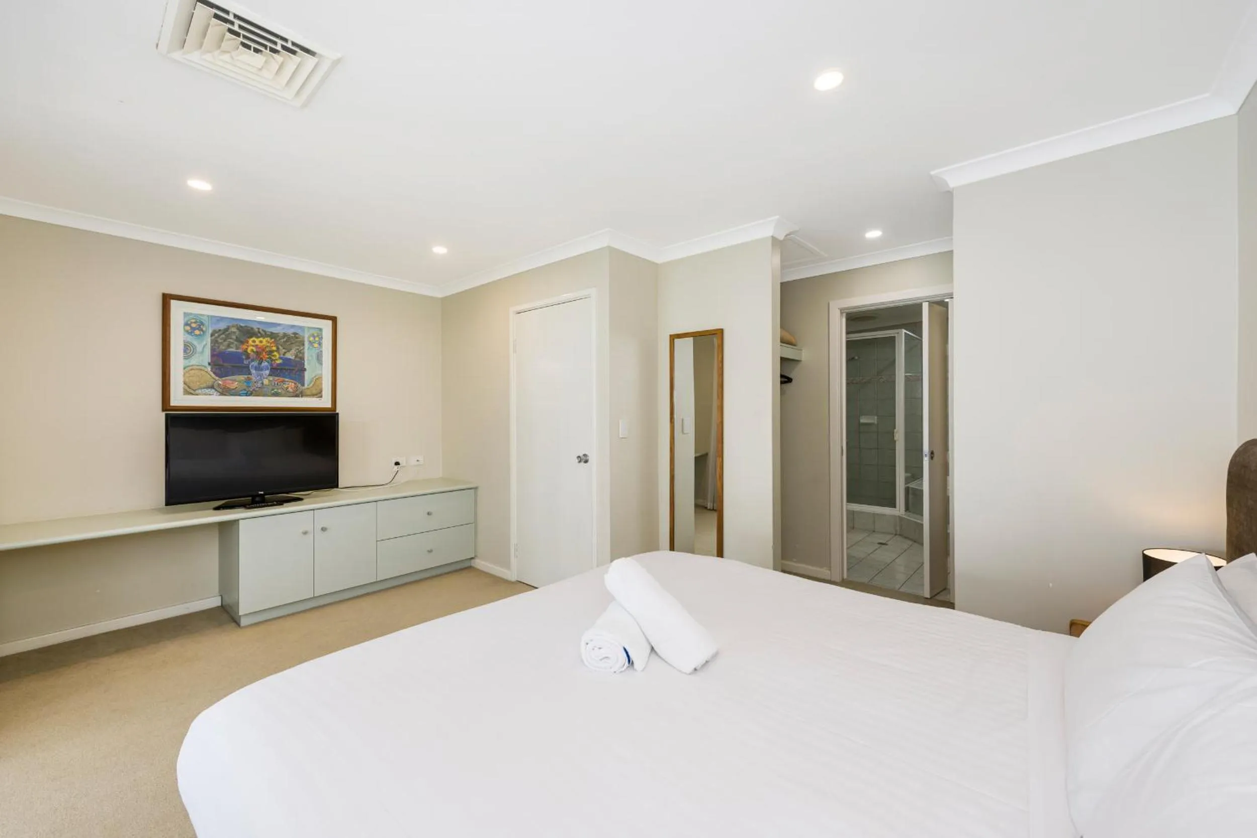 Bed in Mandurah Quay Resort