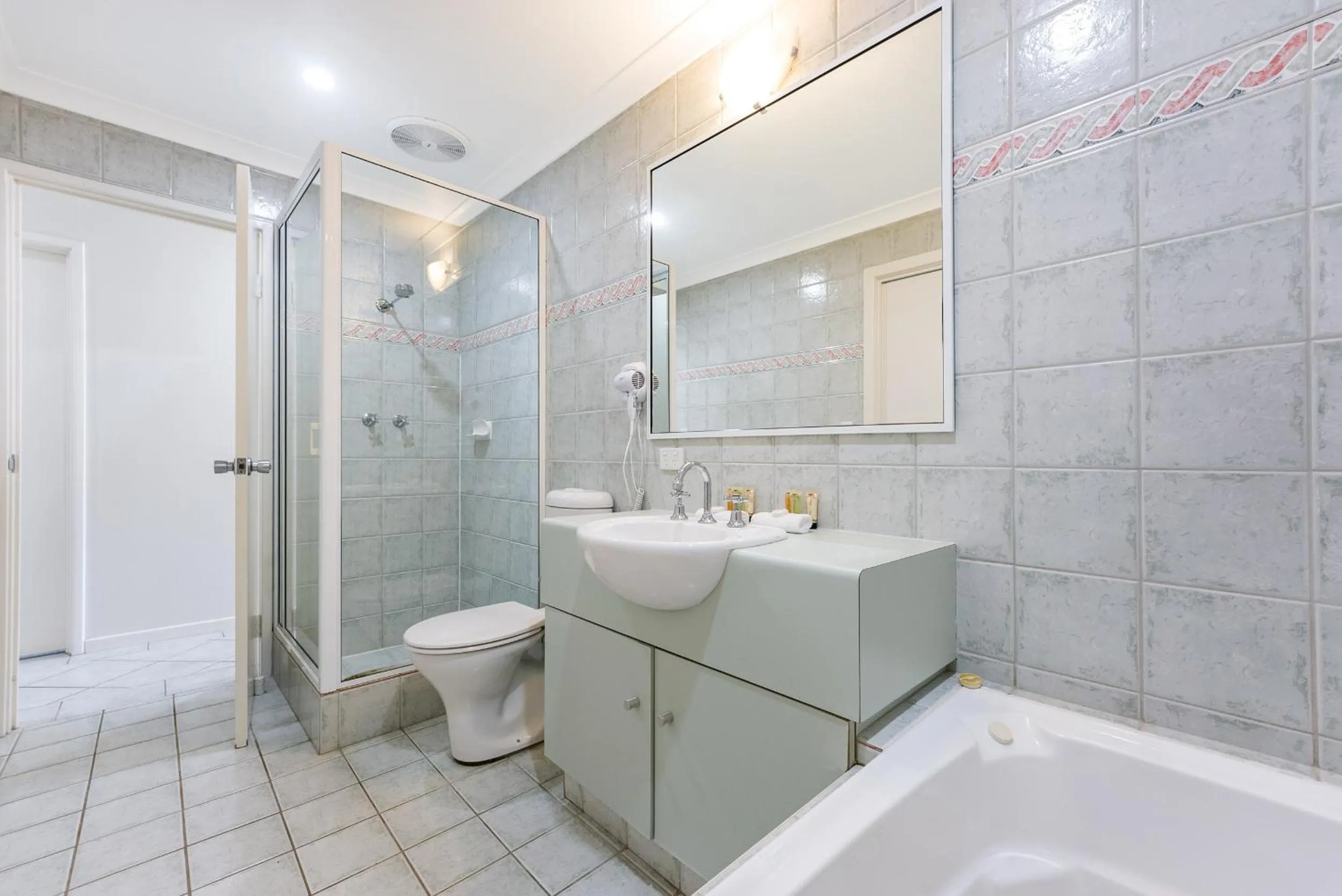 Shower in Mandurah Quay Resort