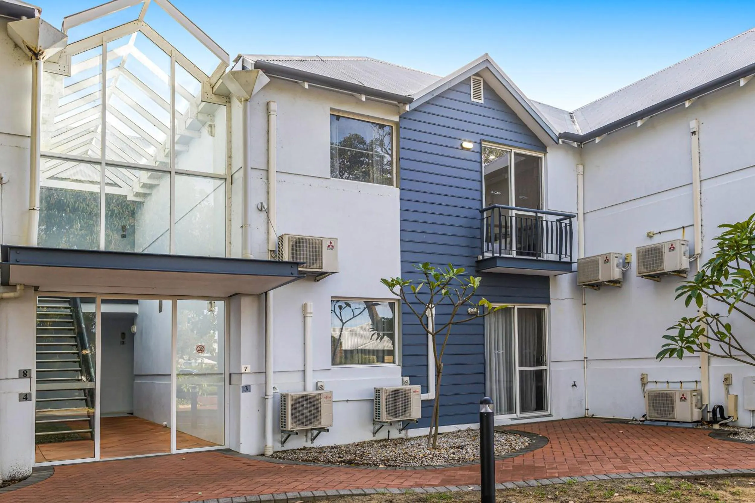 Property building in Mandurah Quay Resort