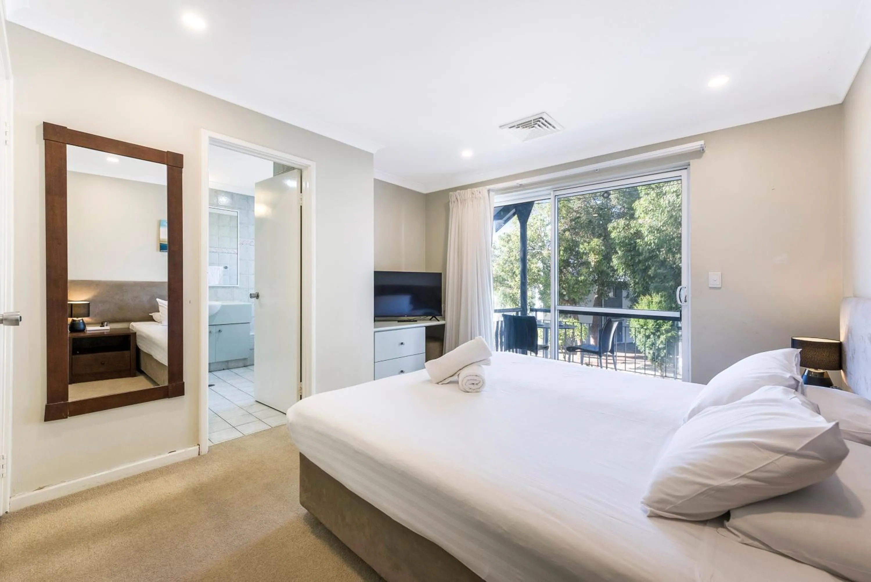 Bed in Mandurah Quay Resort
