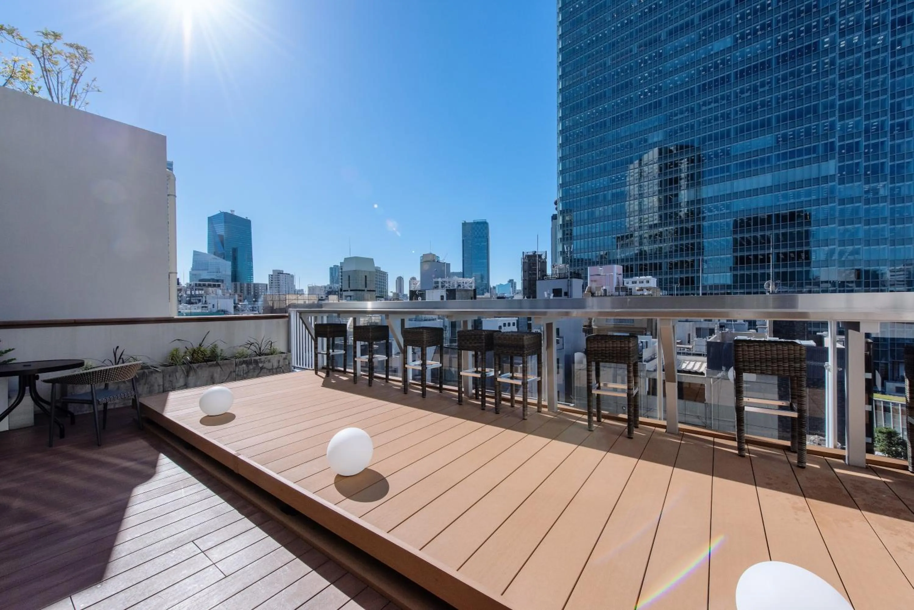 Property building in HOTEL HILLARYS Akasaka