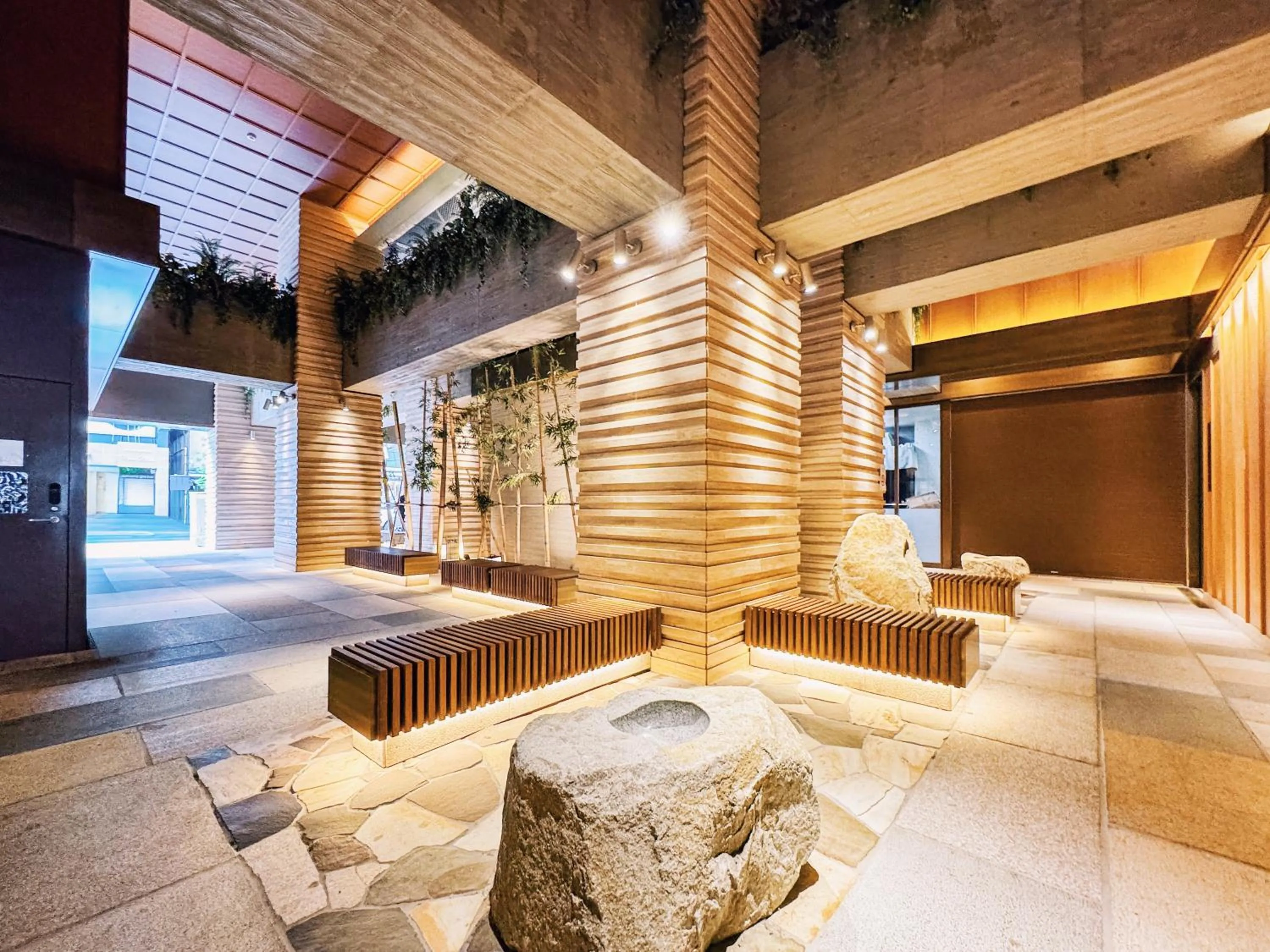 Property building in HOTEL HILLARYS Akasaka