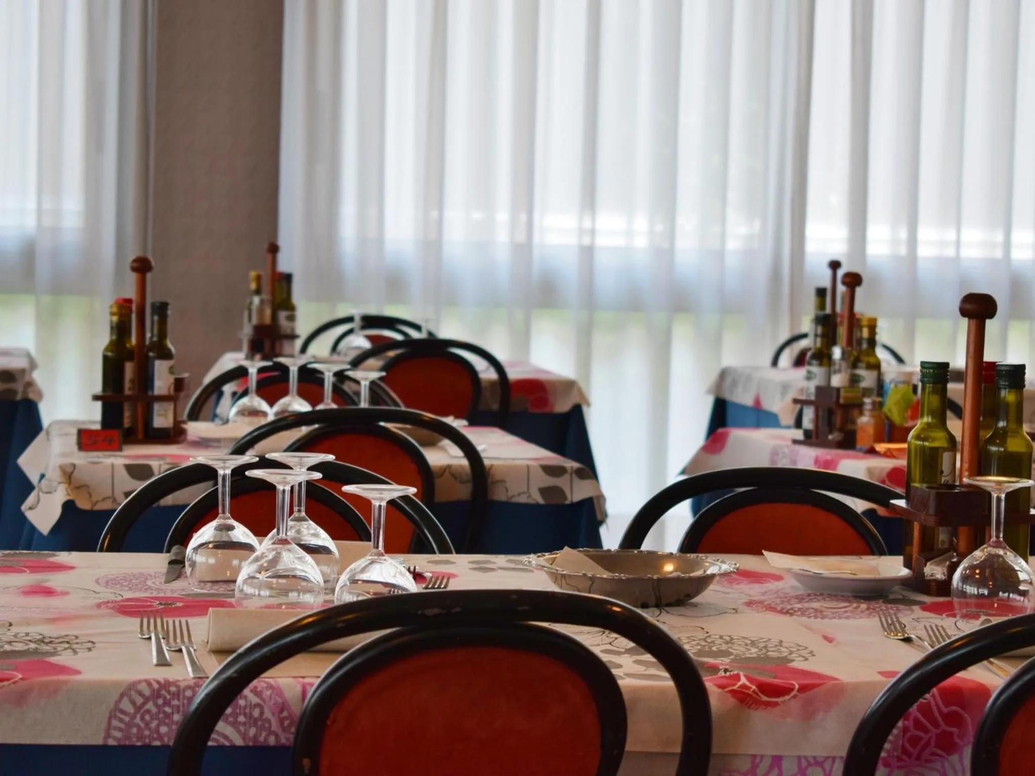 Restaurant/places to eat in Hotel Bamby