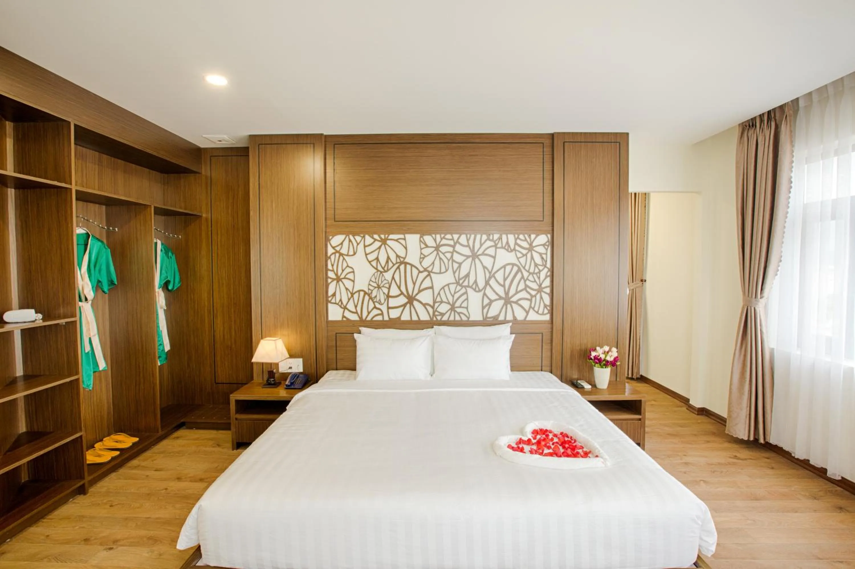Bedroom, Bed in Central Hotel & Spa Danang