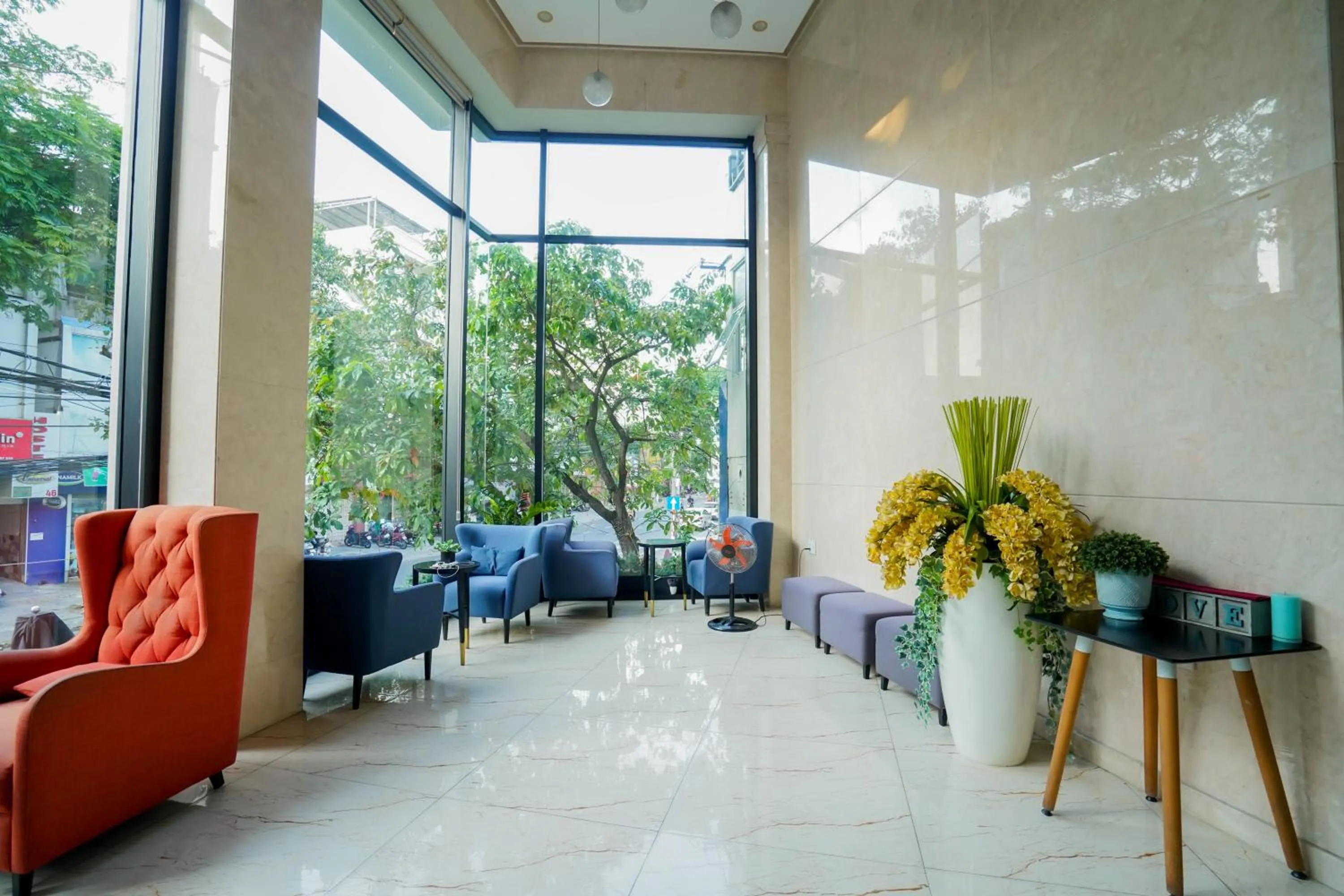 Communal lounge/ TV room in Central Hotel & Spa Danang