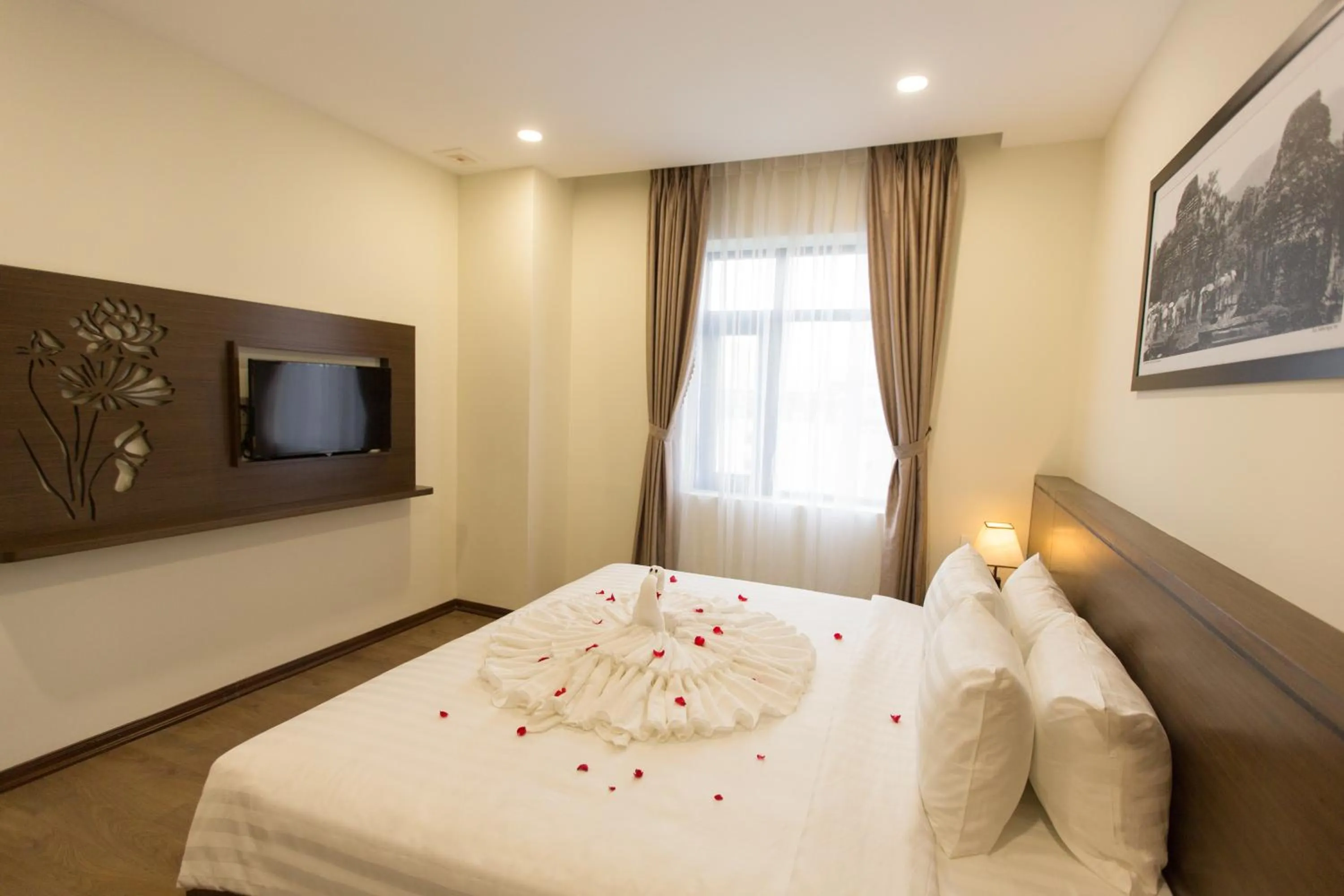 TV and multimedia, Bed in Central Hotel & Spa Danang
