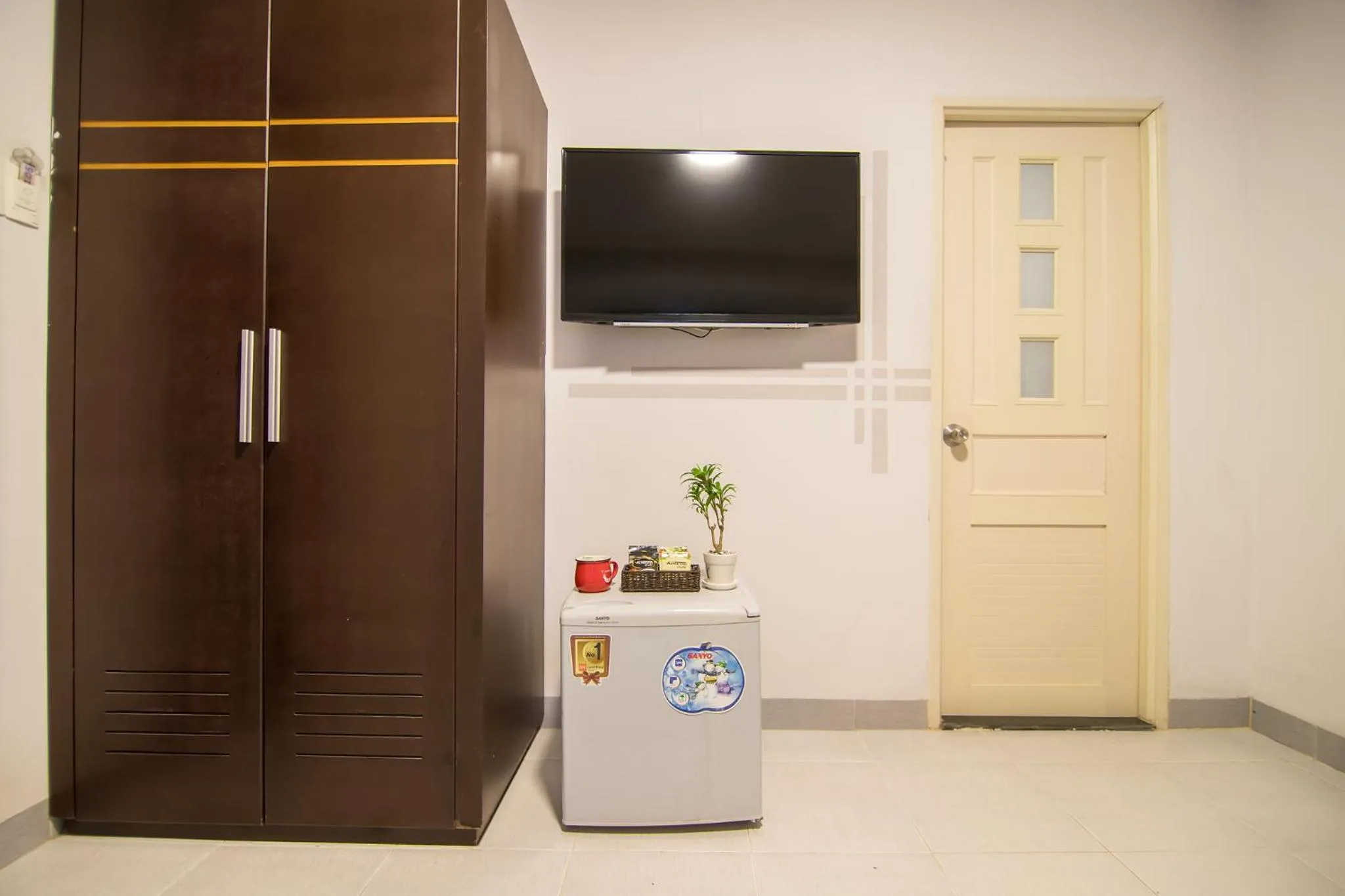 Communal lounge/ TV room in Bin Bin Hotel 1 - Near RMIT University