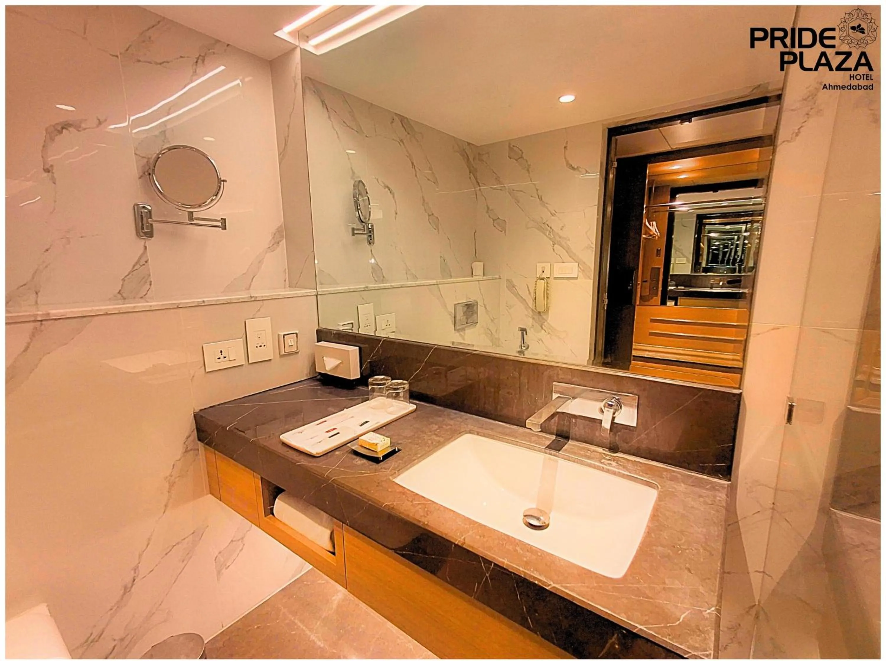 Shower in Pride Plaza Hotel, Ahmedabad