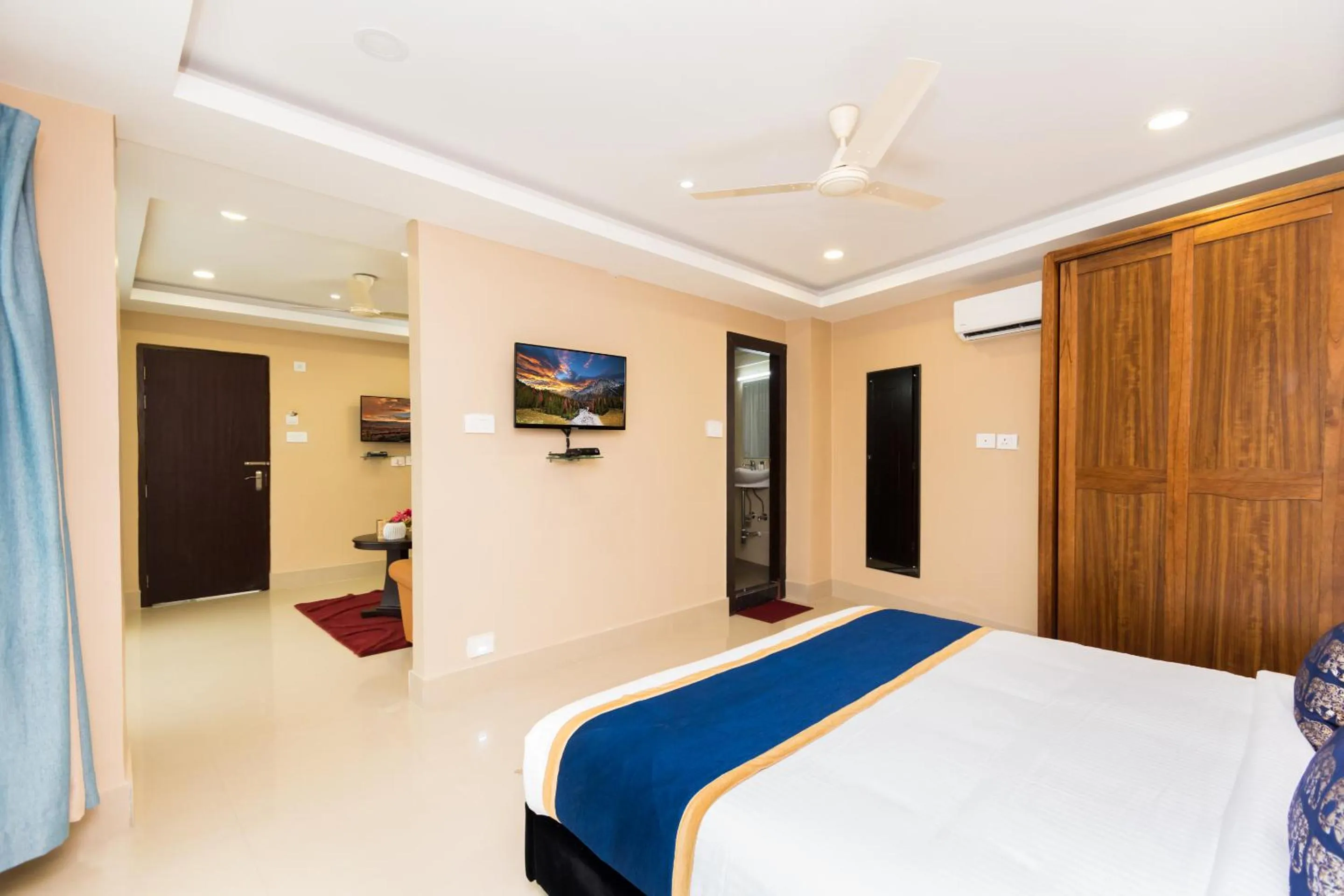 Bedroom, Bed in Central Courtyard Boutique Hotel