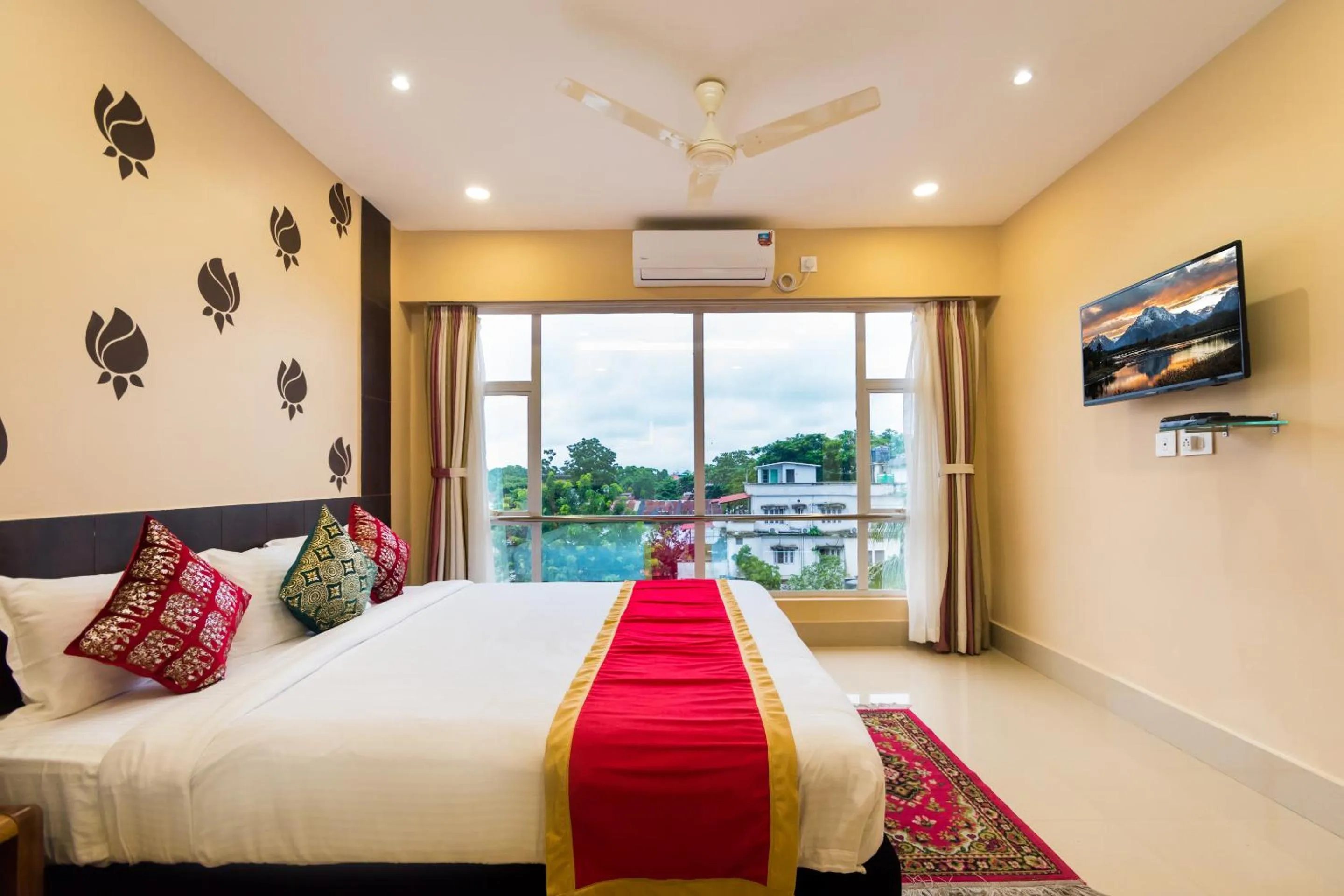 Bedroom, Bed in Central Courtyard Boutique Hotel