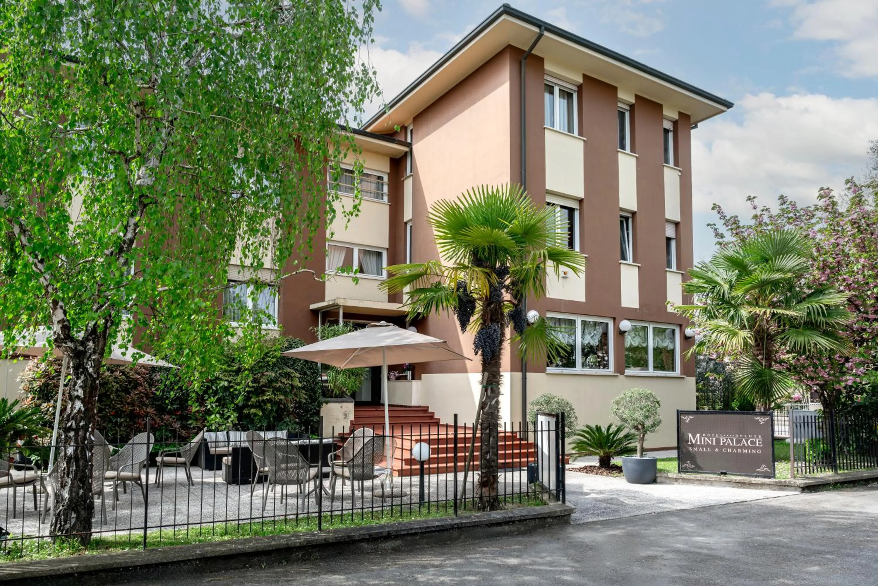 Property building in Hotel Mini Palace - Country House