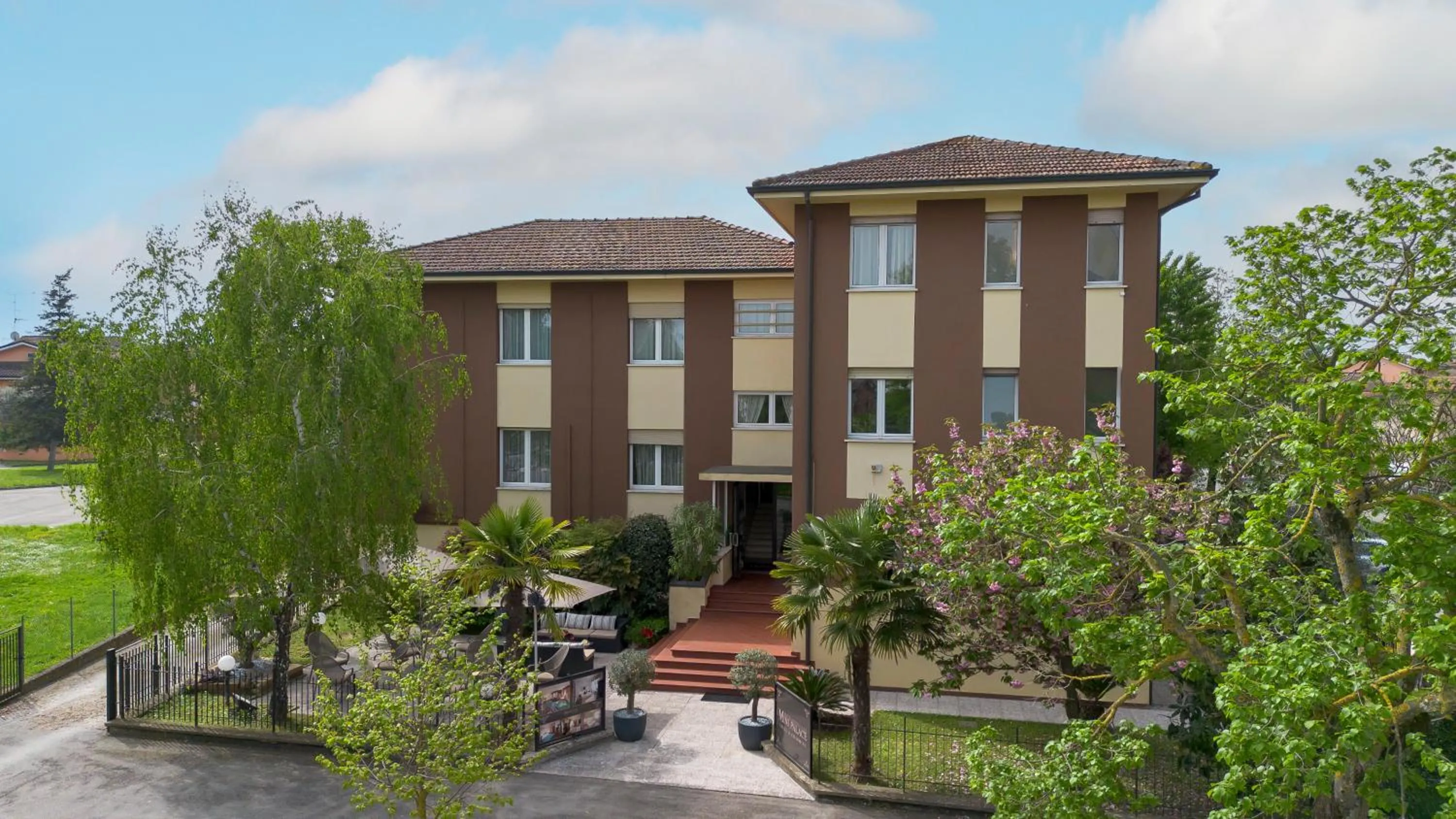 Property building in Hotel Mini Palace - Country House