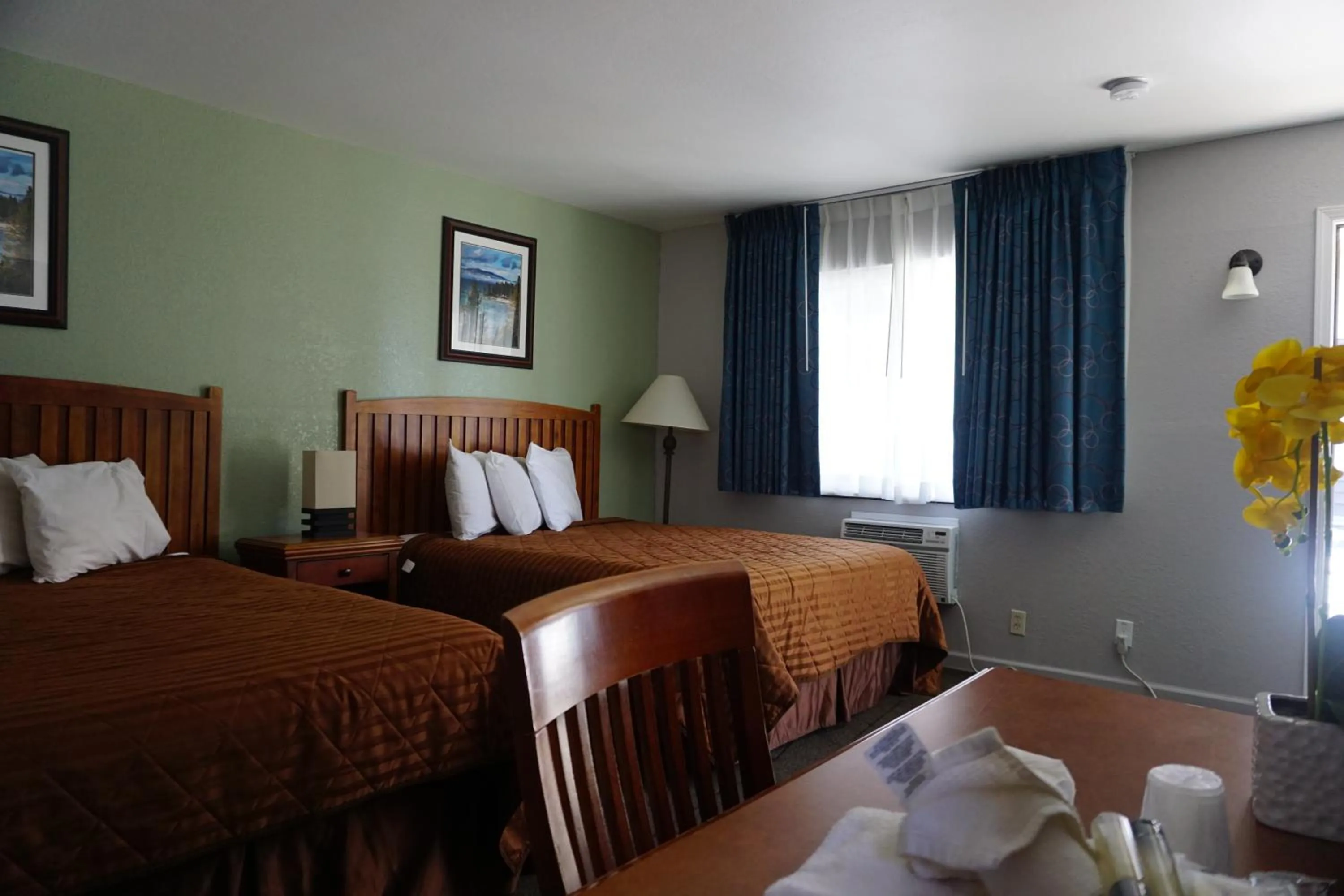 Bed in A&A Lake Tahoe Inn