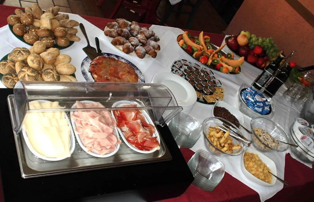 Buffet breakfast in Alloggi Taverna Caorlina