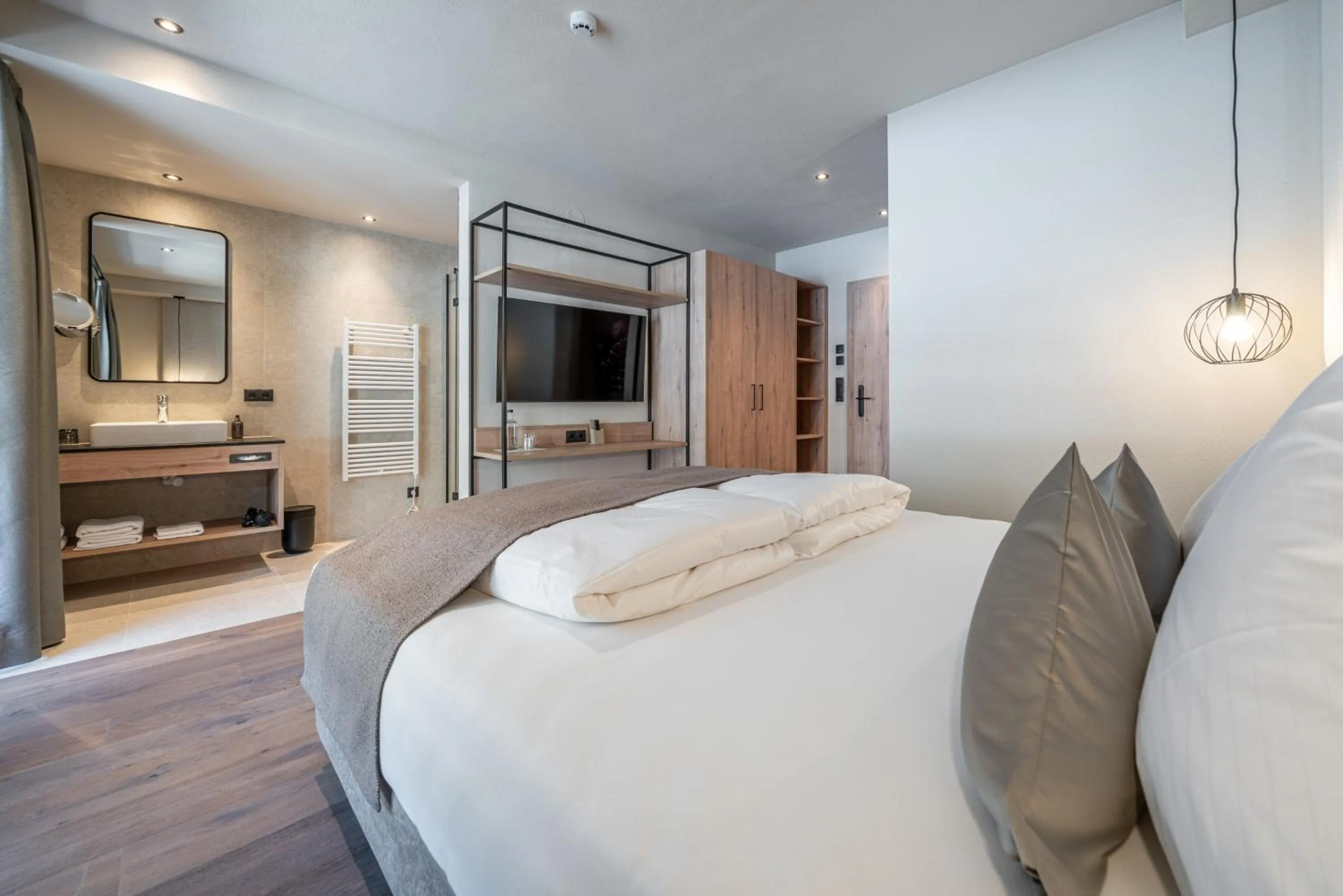 Photo of the whole room, Bed in Edelweiss echt-charmant