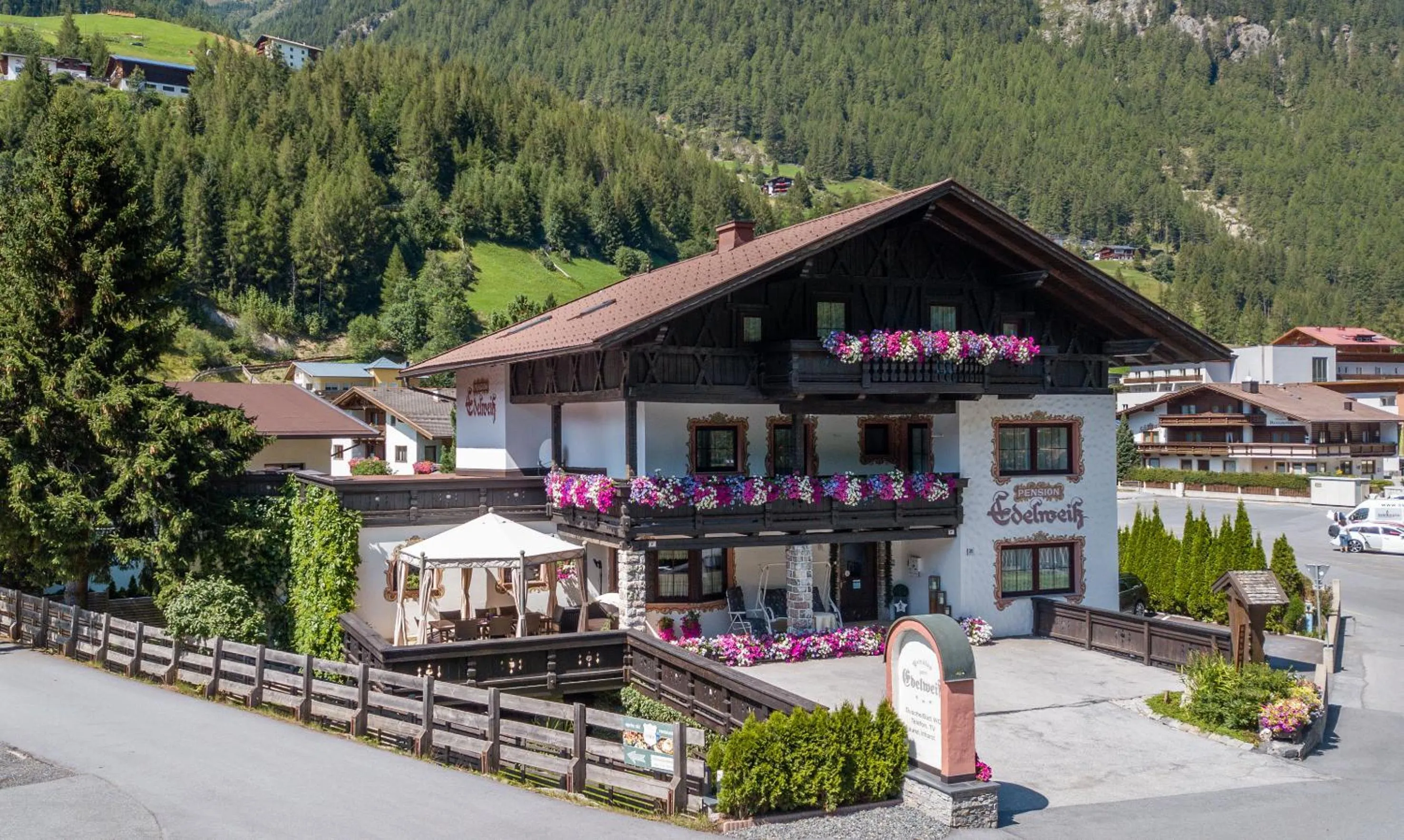 Property building in Pension Edelweiss