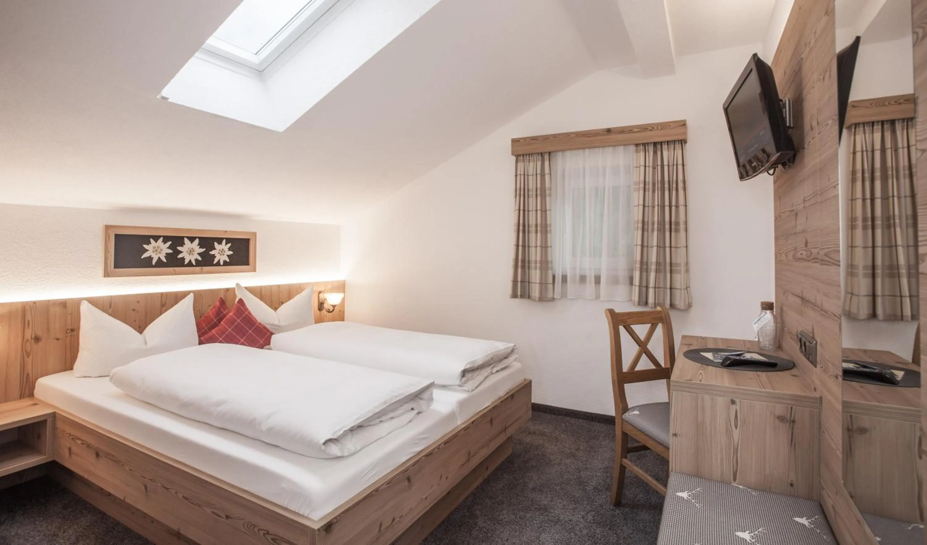 Bedroom in Pension Edelweiss