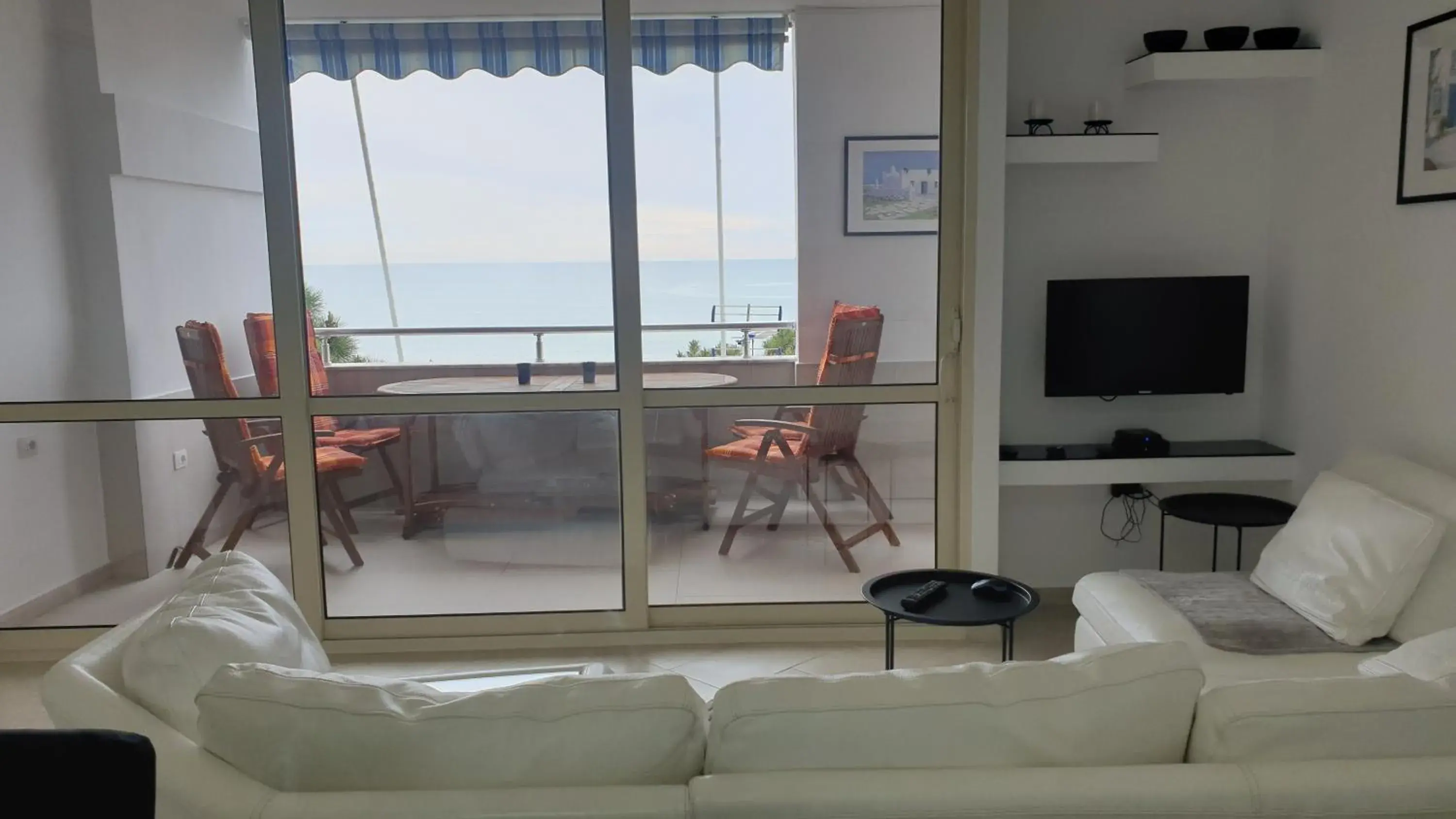 M&I Beach Apartment with Sea View M&I Beach Apartment with Sea View