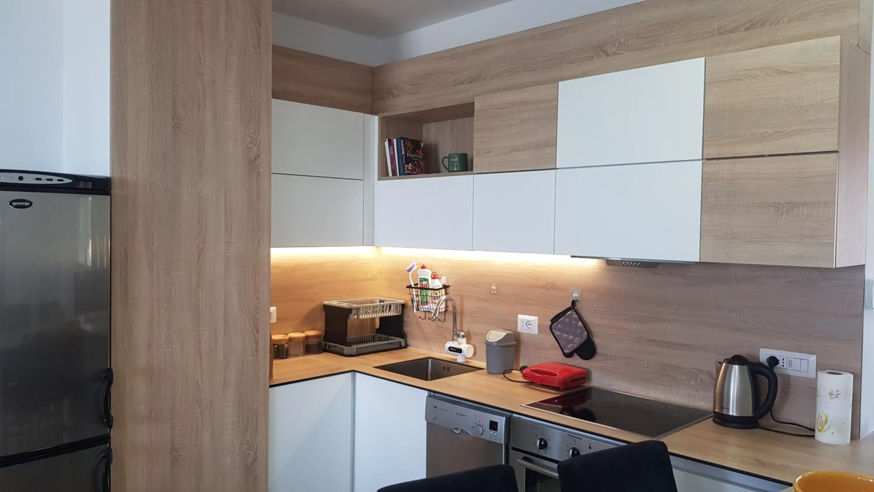 Kitchen or kitchenette in M&I Beach Apartment with Sea View