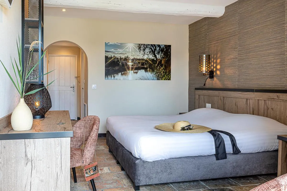 Bedroom, Bed in Les Bains Gardians