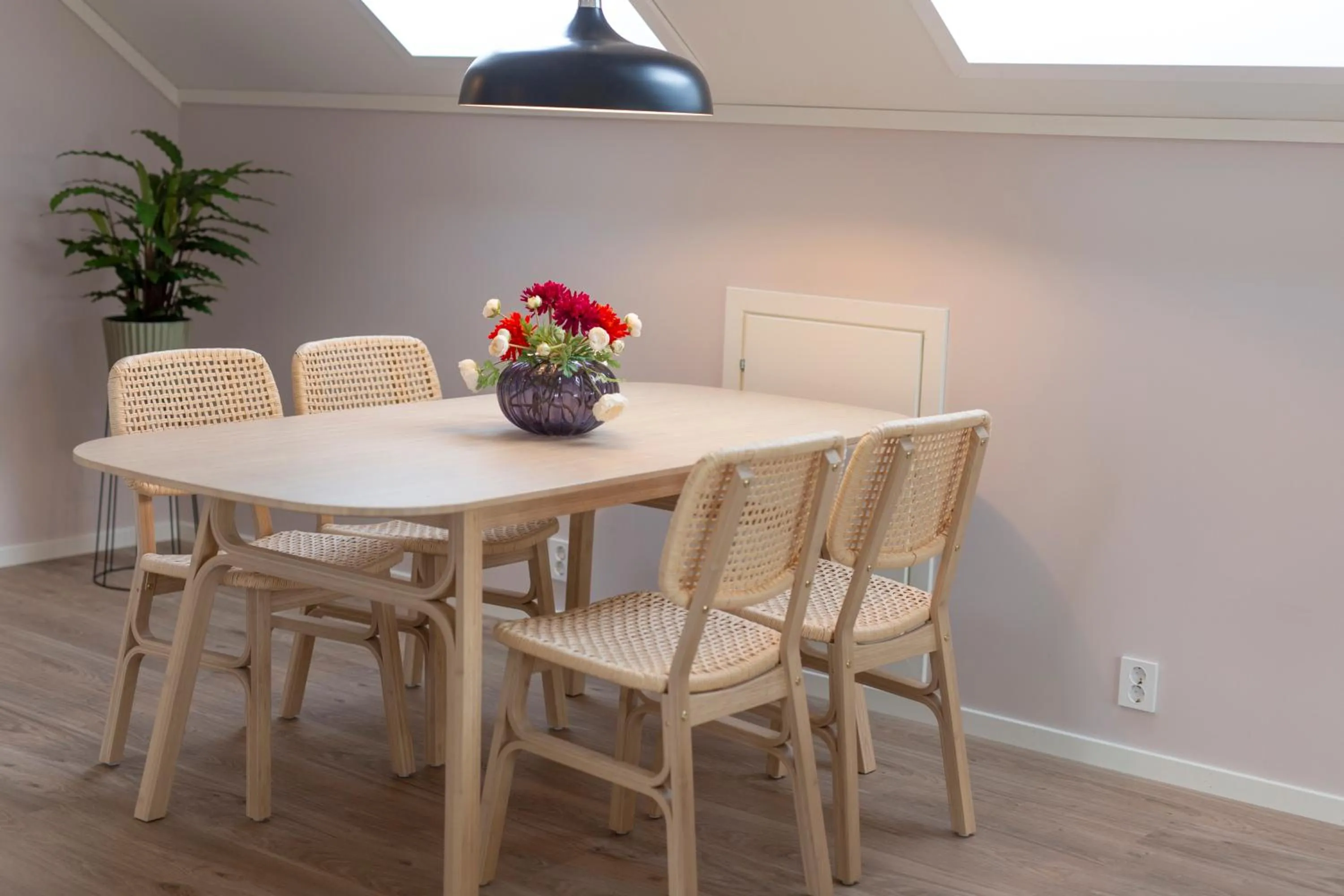 Lavik Fjord Hotel & Apartments