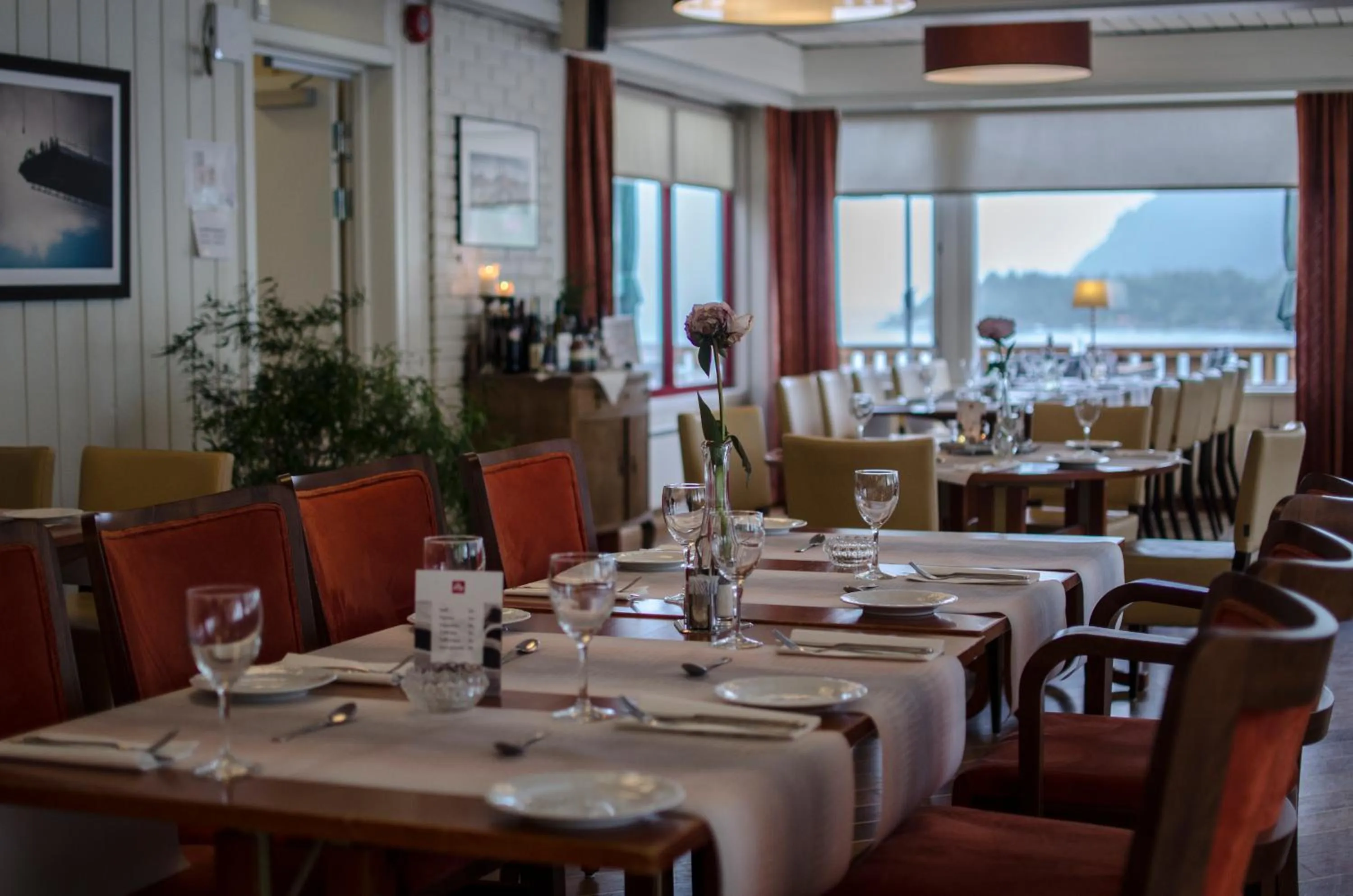 Restaurant/places to eat in Lavik Fjord Hotel & Apartments