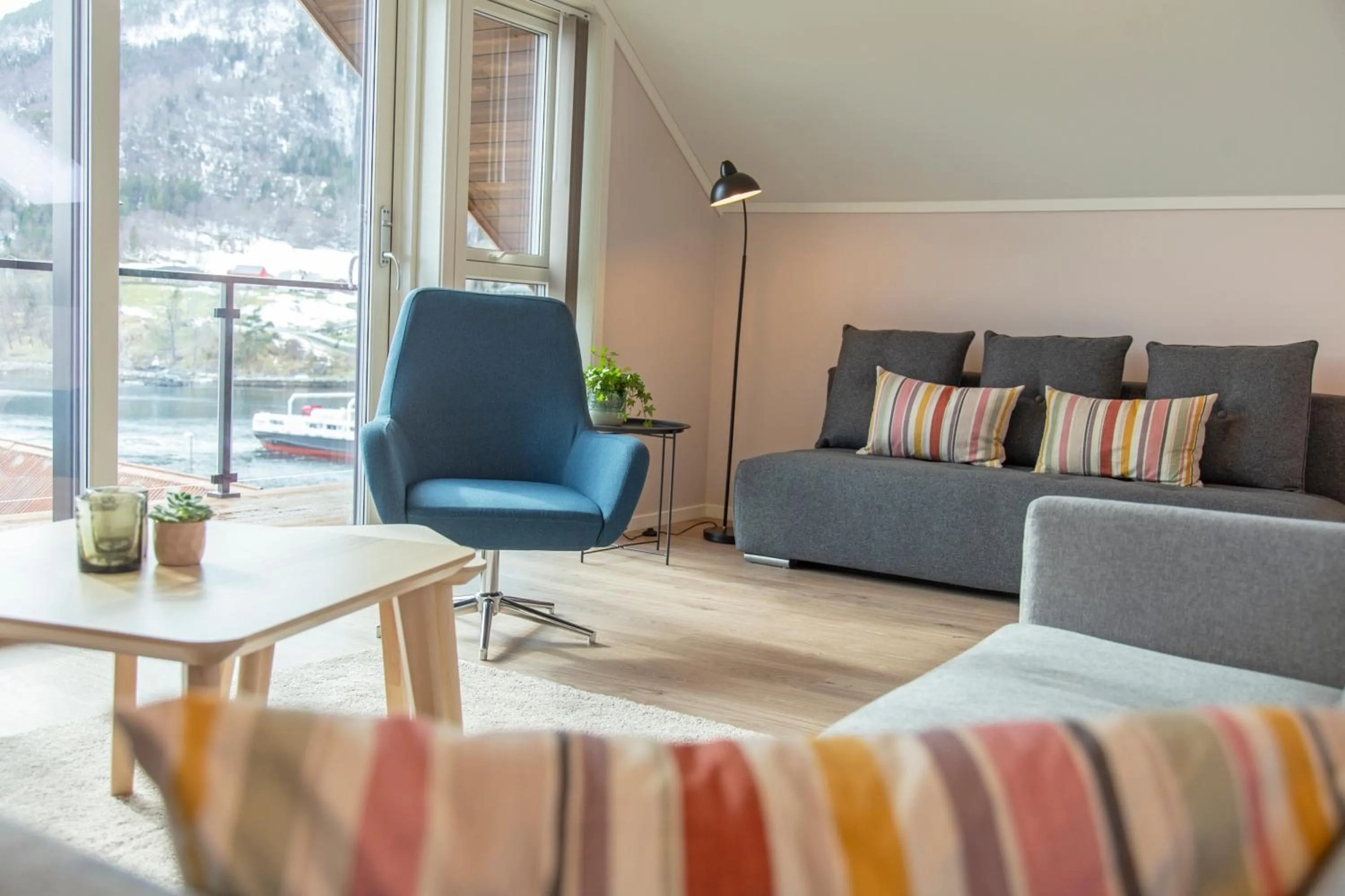 Lavik Fjord Hotel & Apartments