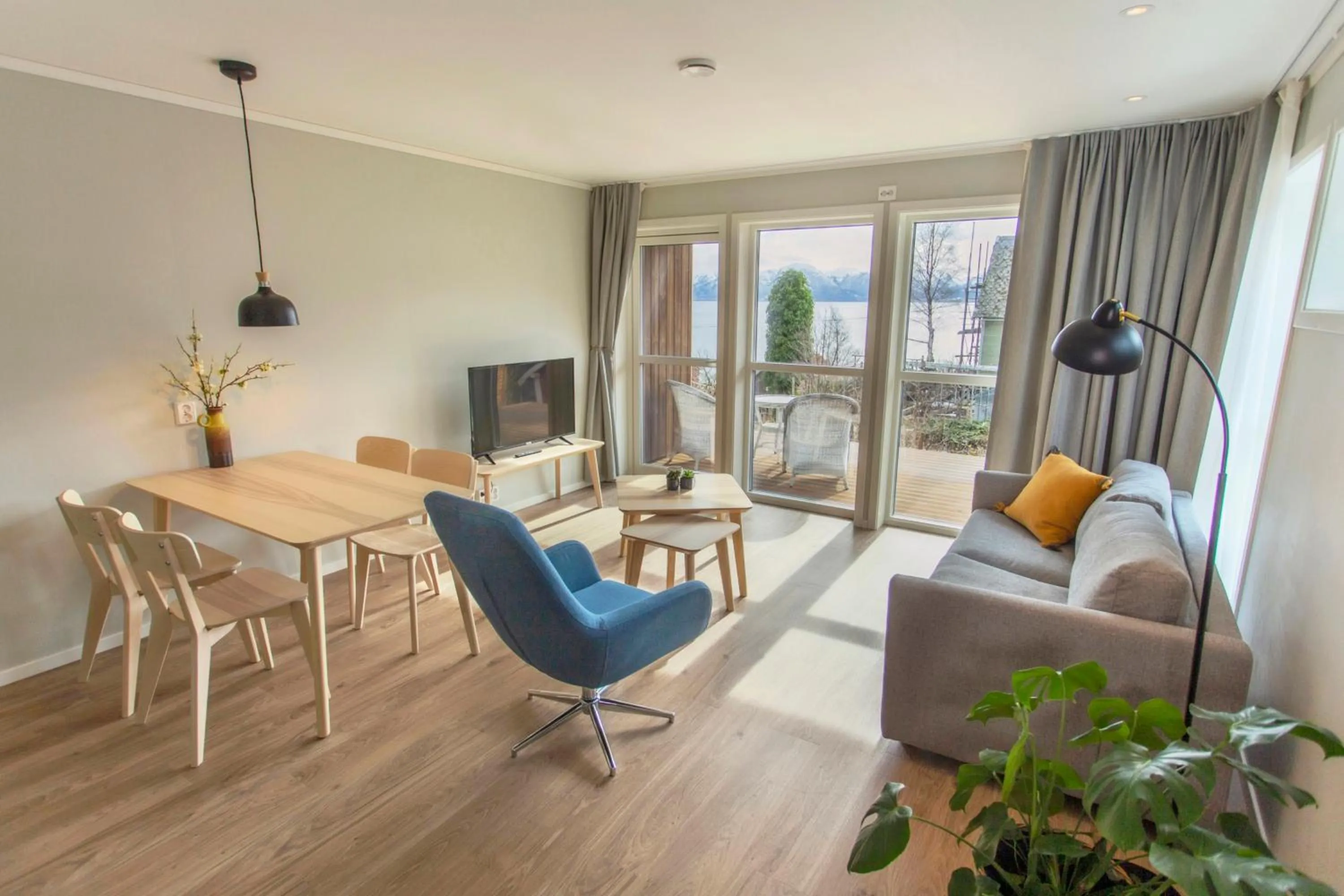 Lavik Fjord Hotel & Apartments