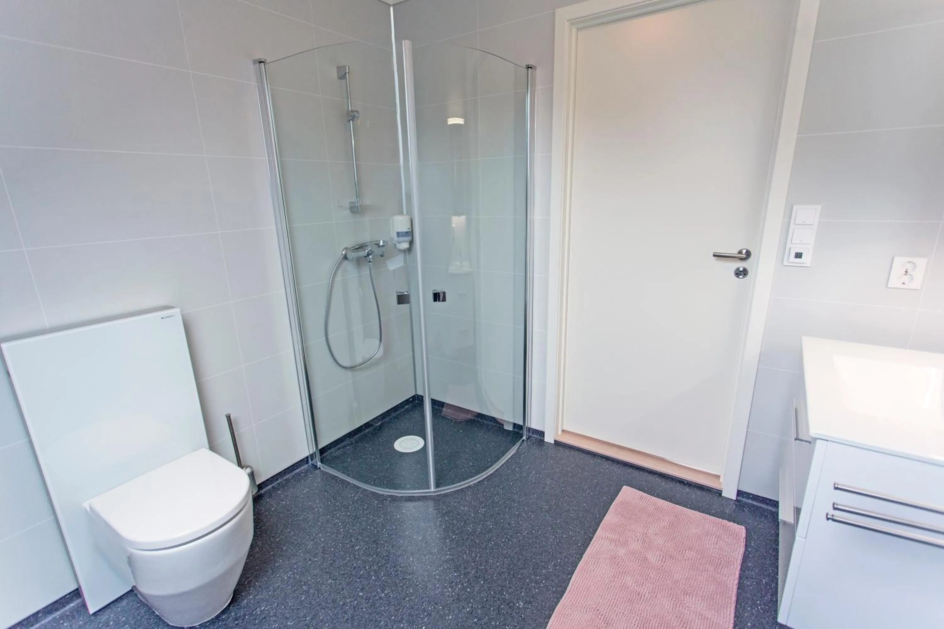 Lavik Fjord Hotel & Apartments