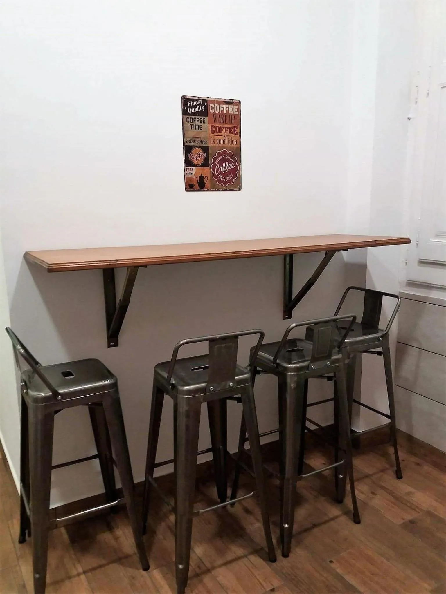 Dining area in Faro Cosy Guesthouse