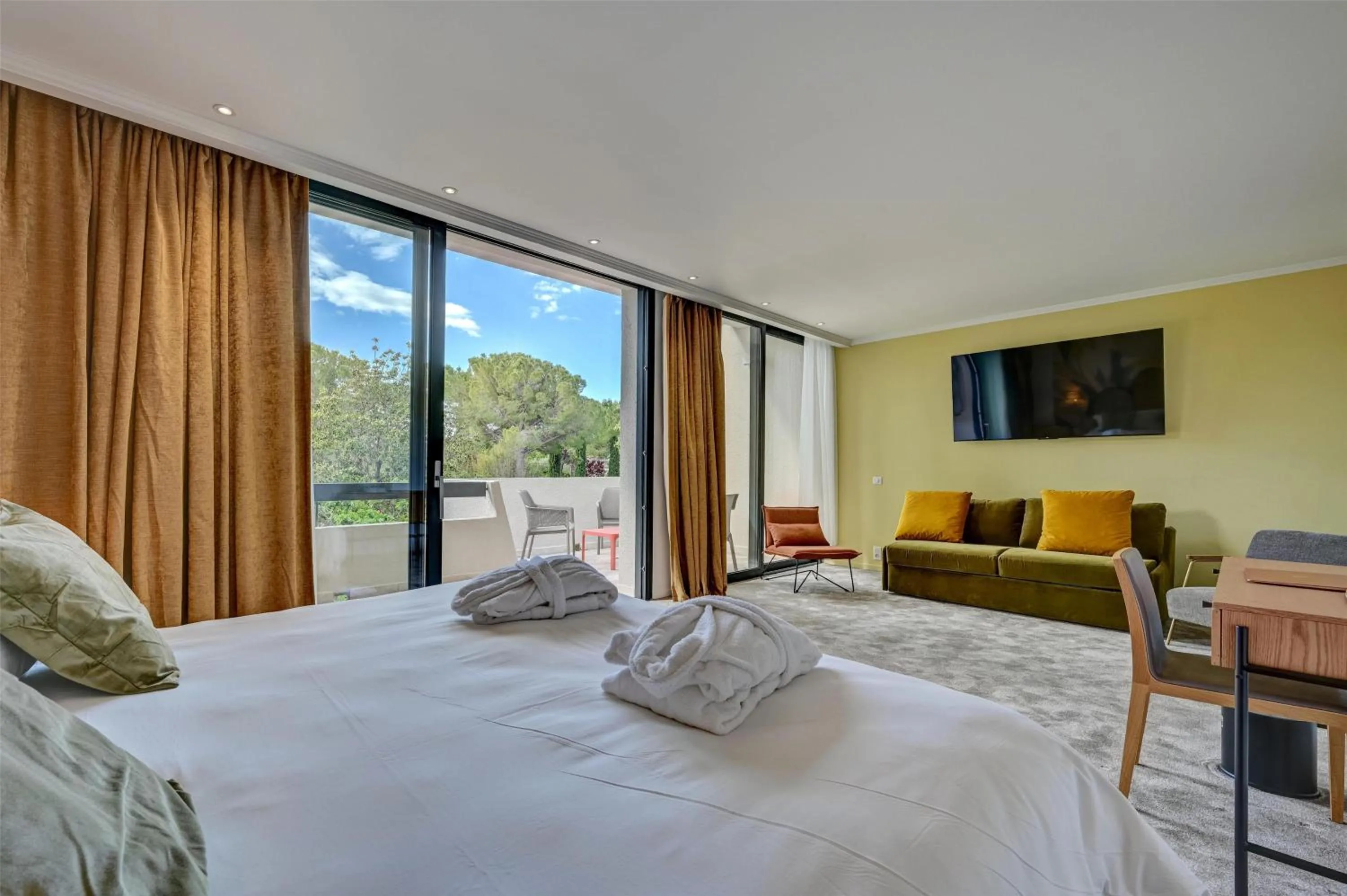 Bedroom, Bed in Best Western Sévan Parc Hôtel