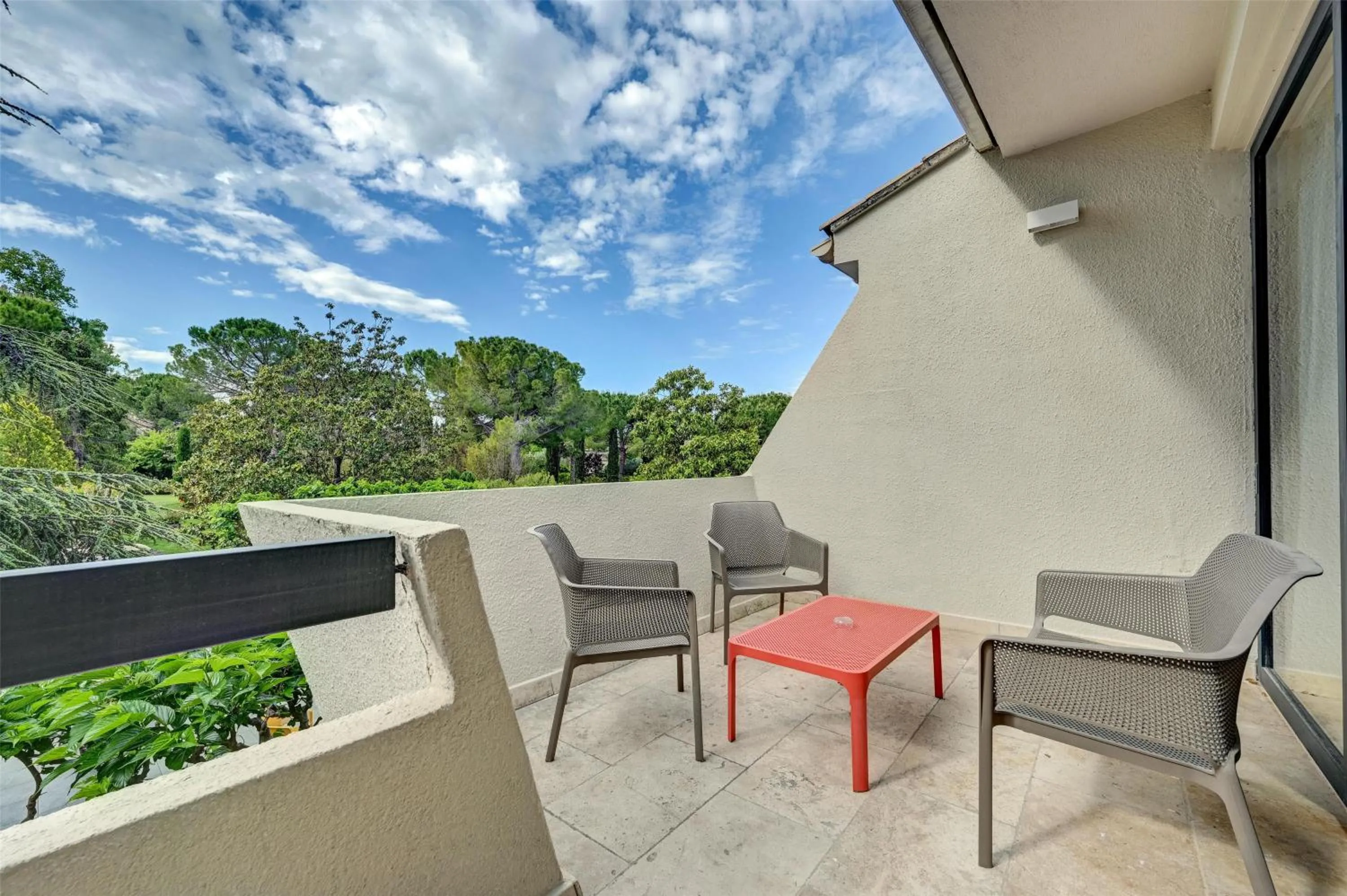 Bedroom in Best Western Sévan Parc Hôtel