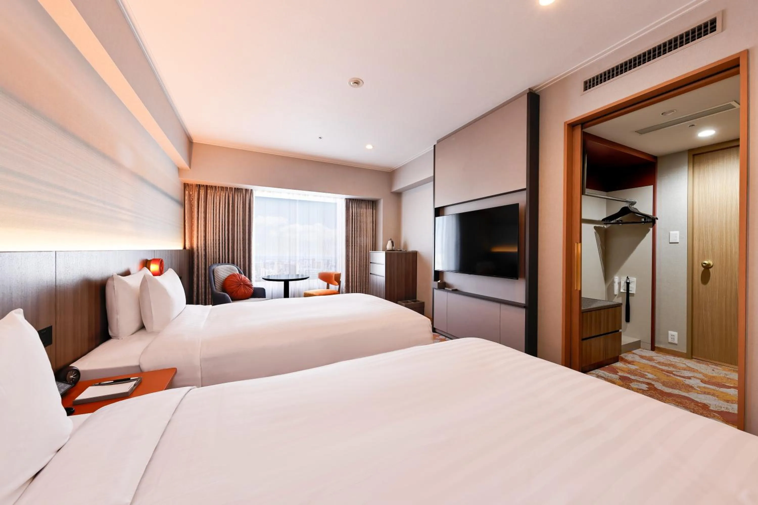 Bed in Miyako Hotel Yokkaichi