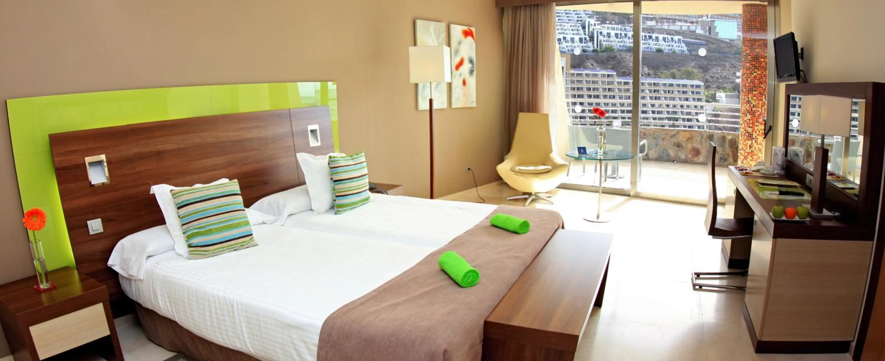 Photo of the whole room, Bed in Hotel LIVVO Valle Taurito & Aquapark